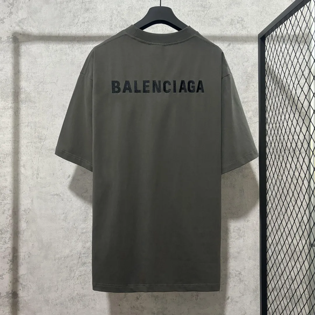 🅿️160 9102# Actual photo top version [[BALENCIA*GA] official website quality Paris new classic letter LOGO front and back embroidered short-sleeved T-shirt OS version loose dropped shoulders Unisex fabric: 260 grams 100% cotton double yarn Technology: front and back embroidery Garment washing Shape solid color Color: black white gray red Size: XS S M L