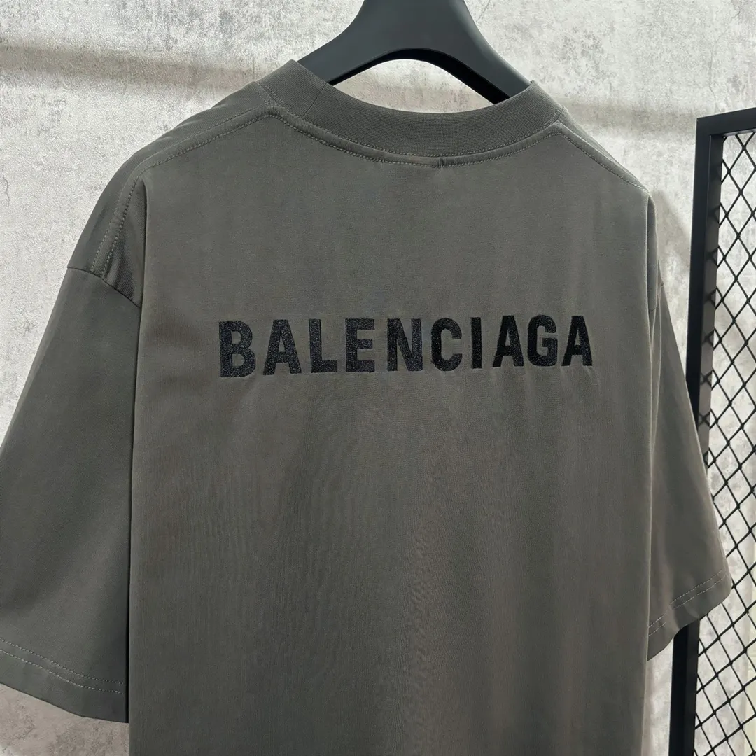 🅿️160 9102# Actual photo top version [[BALENCIA*GA] official website quality Paris new classic letter LOGO front and back embroidered short-sleeved T-shirt OS version loose dropped shoulders Unisex fabric: 260 grams 100% cotton double yarn Technology: front and back embroidery Garment washing Shape solid color Color: black white gray red Size: XS S M L