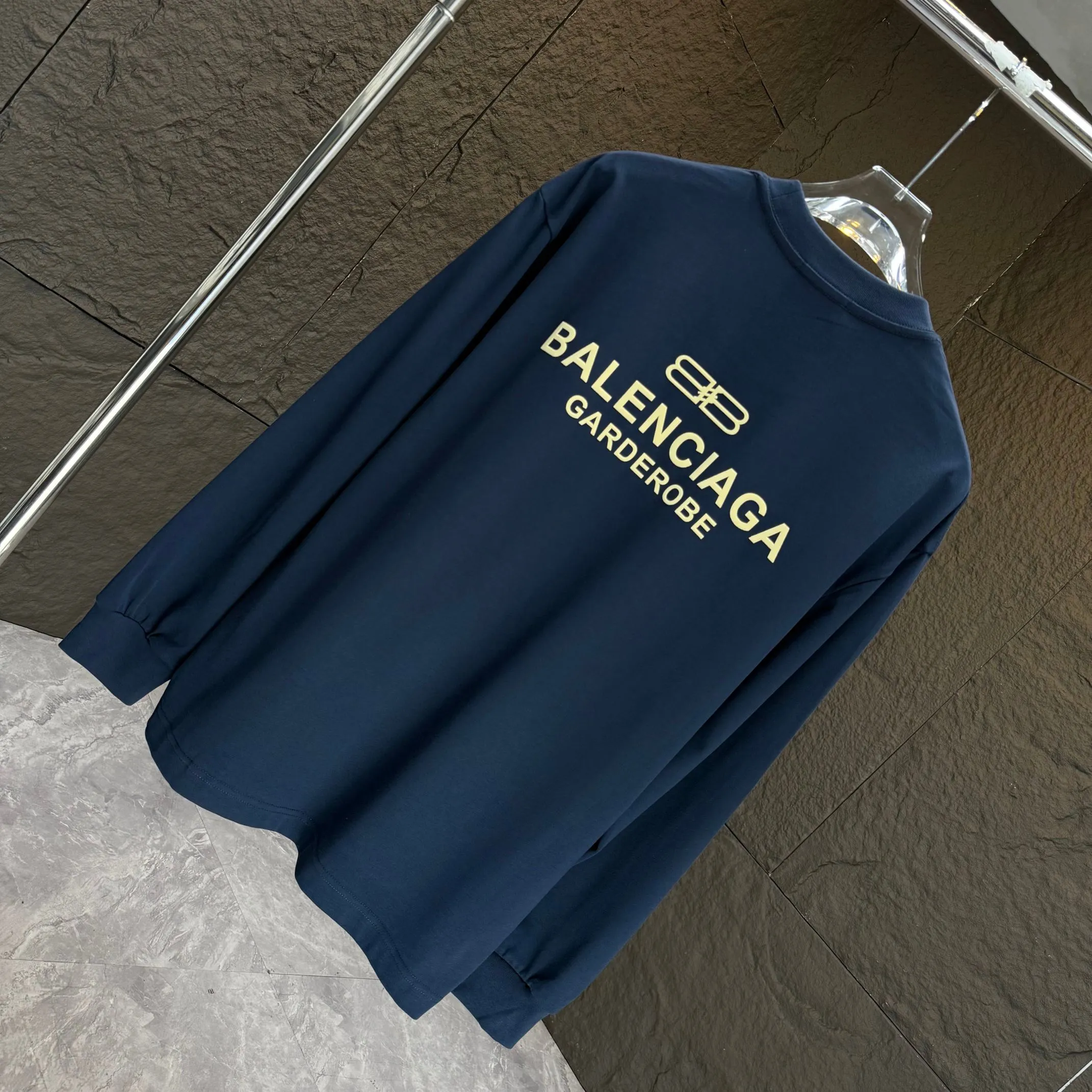 🅿️240 BALENC* Paris* 2025 autumn and winter new thick long-sleeved T-shirt 320g pure cotton letter logo flocking Color: black white night blue code number: S M L XL