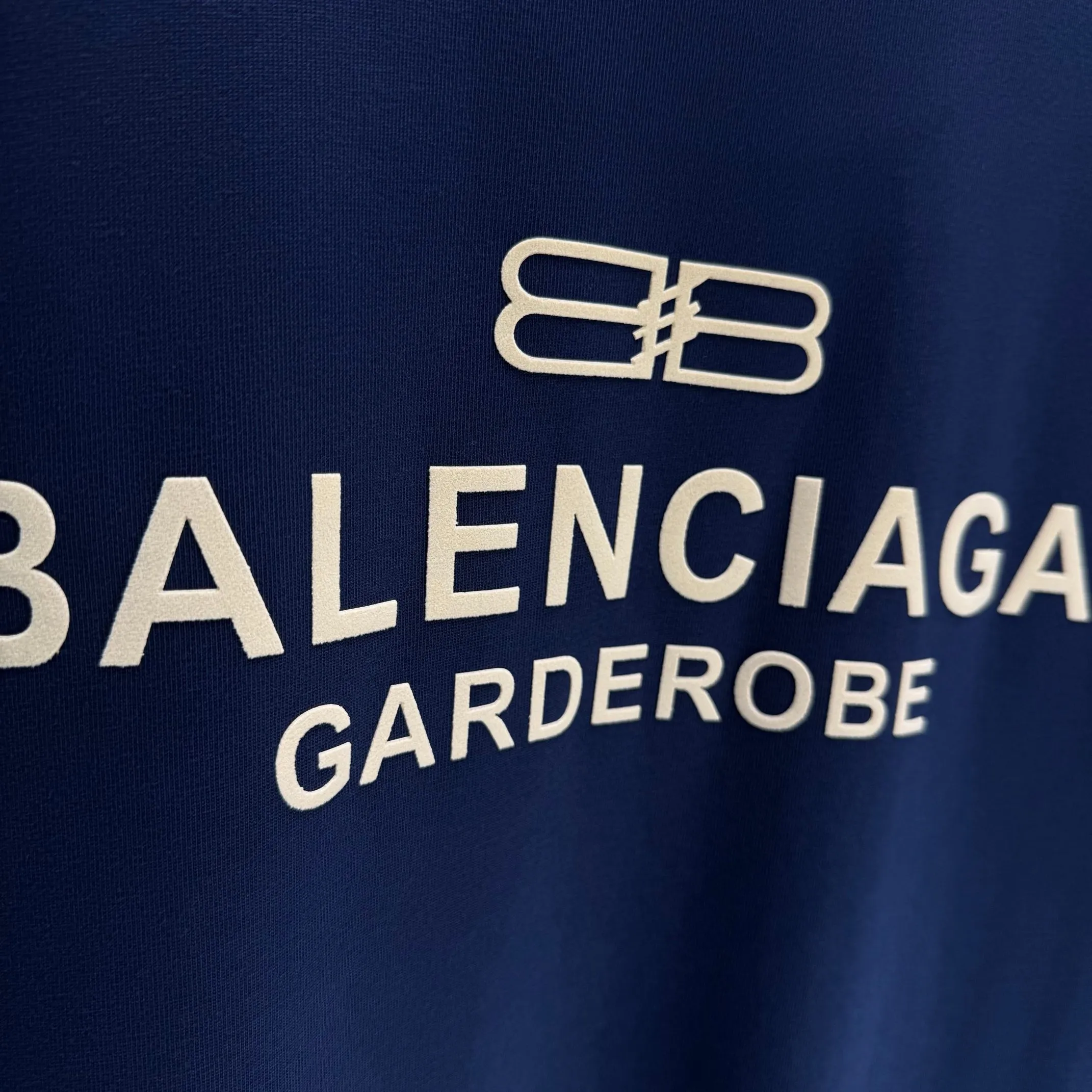 🅿️240 BALENC* Paris* 2025 autumn and winter new thick long-sleeved T-shirt 320g pure cotton letter logo flocking Color: black white night blue code number: S M L XL