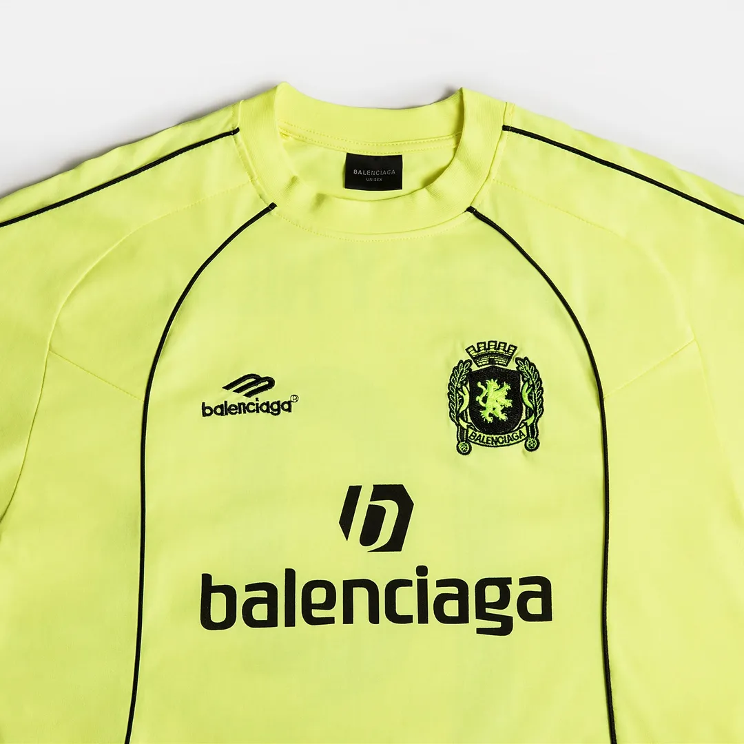 🅿️250 8151# Detailed picture Top version [[BALENCIA*GA] official website quality Paris new joint football jersey long-sleeved T-shirt OS version Loose dropped shoulders Unisex fabric: 260g 100% cotton double yarn Process: front and rear panel printing front panel embroidery garment wash shaping solid color Color: black white pink red fluorescent yellow Size: XS S M L