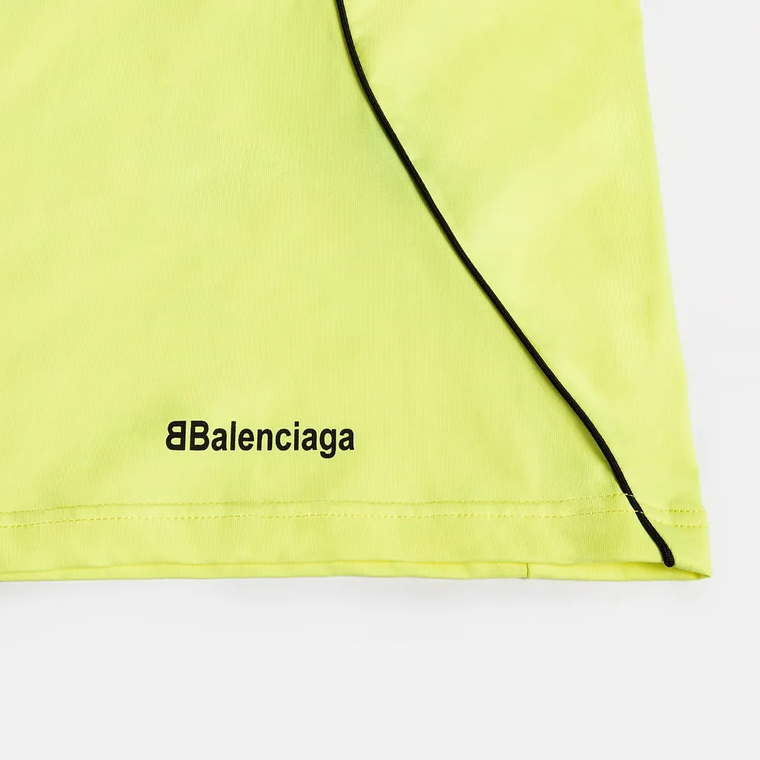 🅿️250 8151# Detailed picture Top version [[BALENCIA*GA] official website quality Paris new joint football jersey long-sleeved T-shirt OS version Loose dropped shoulders Unisex fabric: 260g 100% cotton double yarn Process: front and rear panel printing front panel embroidery garment wash shaping solid color Color: black white pink red fluorescent yellow Size: XS S M L