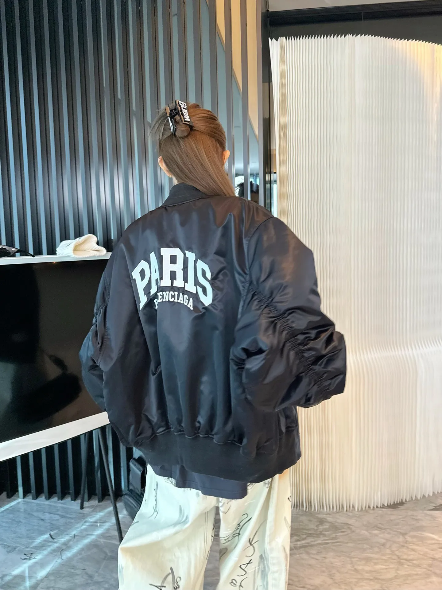 Balenciaga / Balenciaga Paris English letters embroidered baseball flight cotton jacket upper body information picture ℹ️