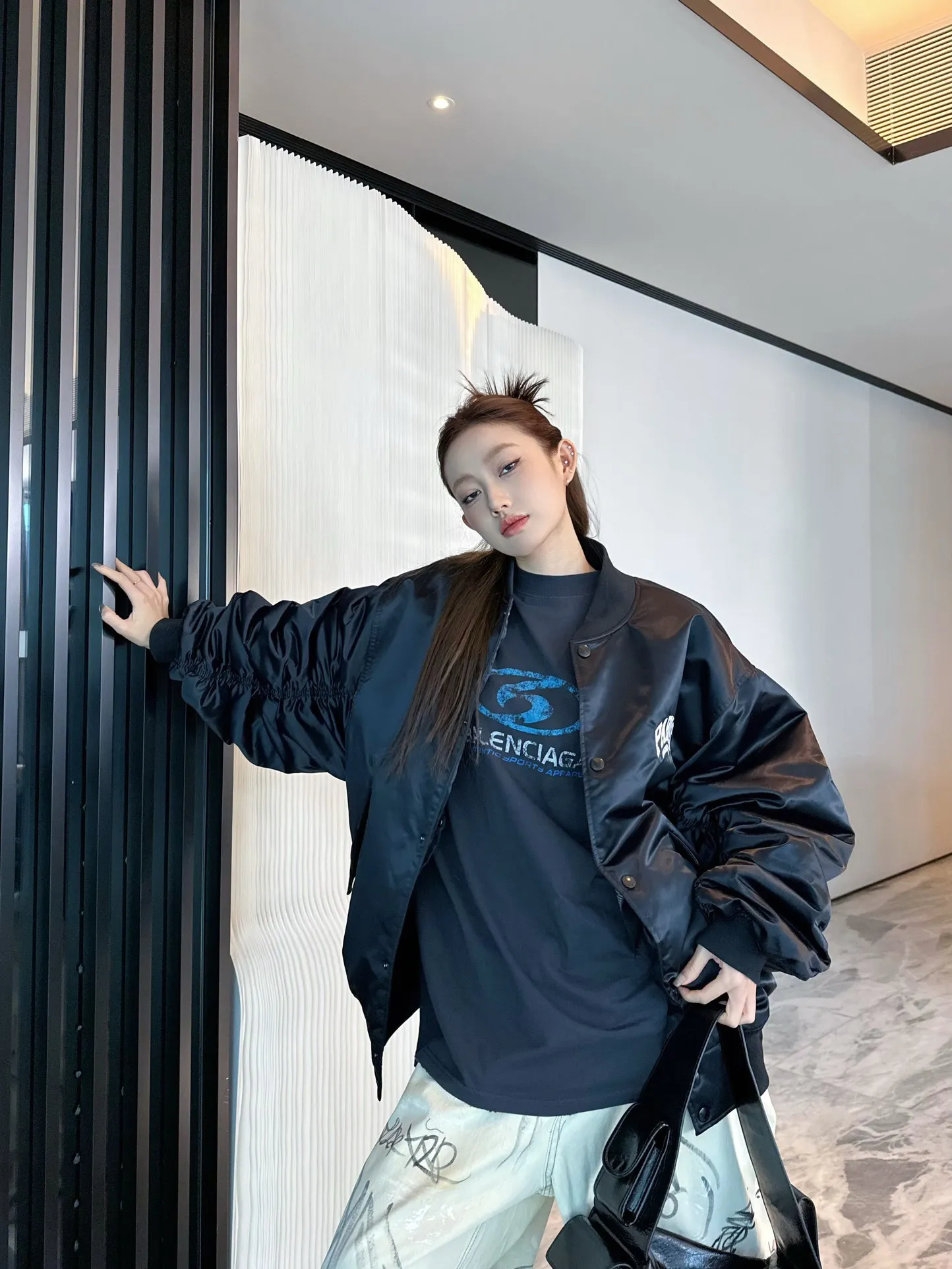 Balenciaga / Balenciaga Paris English letters embroidered baseball flight cotton jacket upper body information picture ℹ️