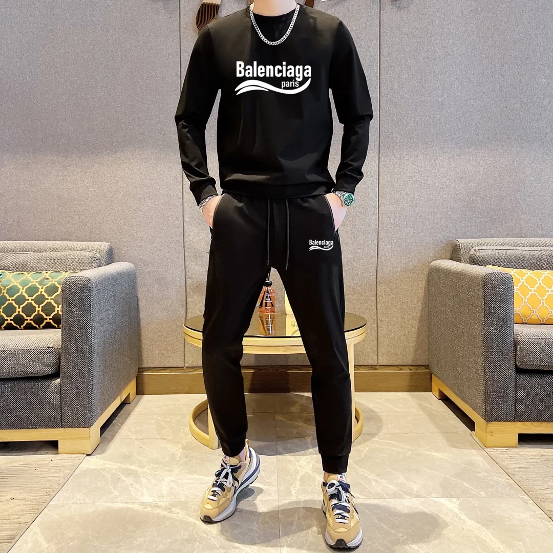 🅿️380 [BALENCIAGA] (Gospel for Fatty) hot-selling suit is coming. Focus on the original version of the official website. 2025 new hot-selling sweatshirt suit. The original order is the best. 🇭🇰The meticulous work of top designers. It has a fitting and perfect upper body effect. 100% natural high-quality Roman cotton, close-fitting comfort, noble and elegant! Original hardware embodies elegance and nobility! Counter size: M-5XL (maximum wear up to 220 pounds)