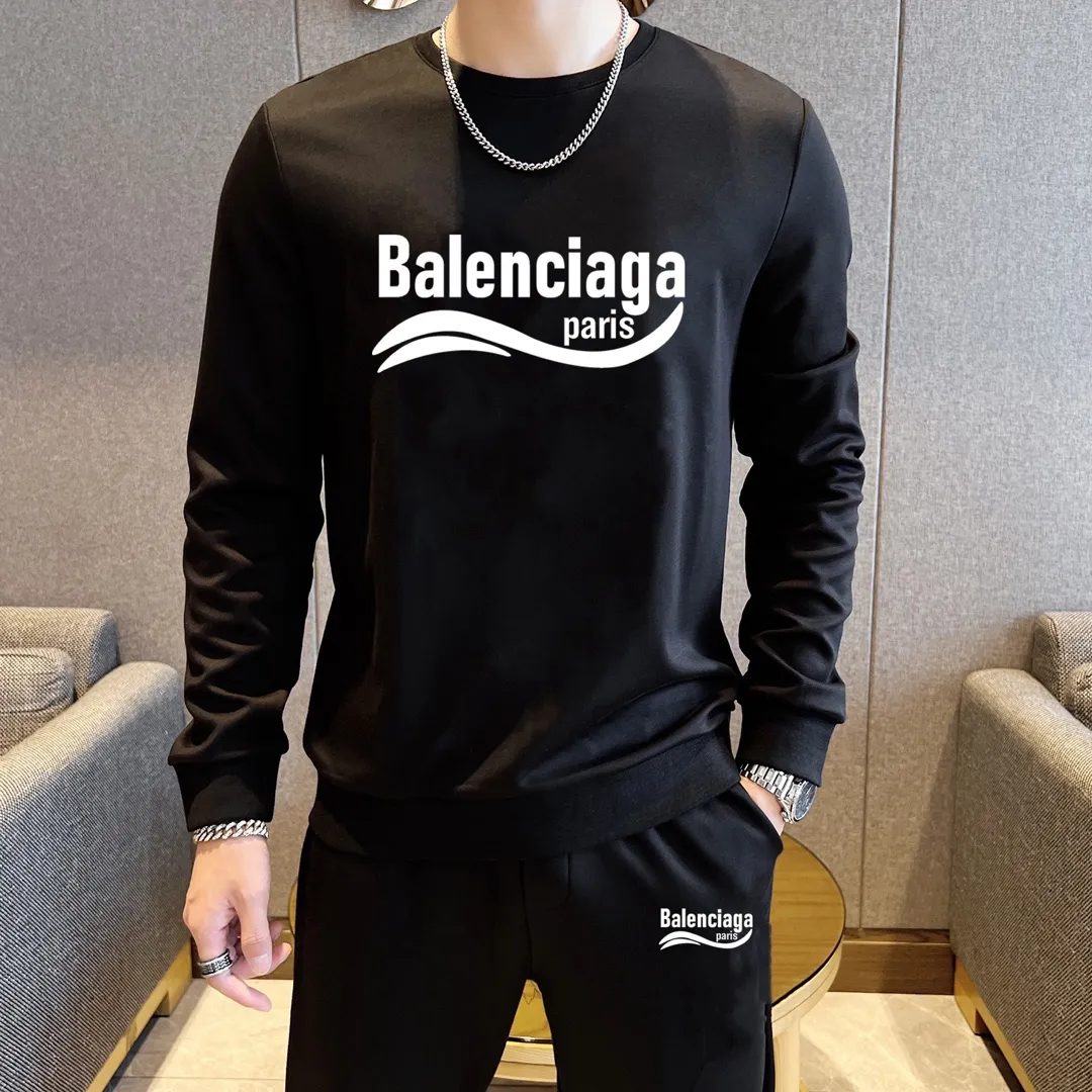 🅿️380 [BALENCIAGA] (Gospel for Fatty) hot-selling suit is coming. Focus on the original version of the official website. 2025 new hot-selling sweatshirt suit. The original order is the best. 🇭🇰The meticulous work of top designers. It has a fitting and perfect upper body effect. 100% natural high-quality Roman cotton, close-fitting comfort, noble and elegant! Original hardware embodies elegance and nobility! Counter size: M-5XL (maximum wear up to 220 pounds)