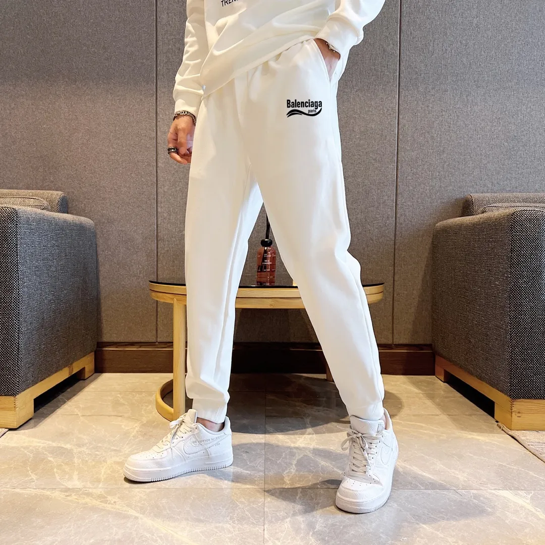 🅿️380 [BALENCIAGA] (Gospel for Fatty) hot-selling suit is coming. Focus on the original version of the official website. 2025 new hot-selling sweatshirt suit. The original order is the best. 🇭🇰The meticulous work of top designers. It has a fitting and perfect upper body effect. 100% natural high-quality Roman cotton, close-fitting comfort, noble and elegant! Original hardware embodies elegance and nobility! Counter size: M-5XL (maximum wear up to 220 pounds)