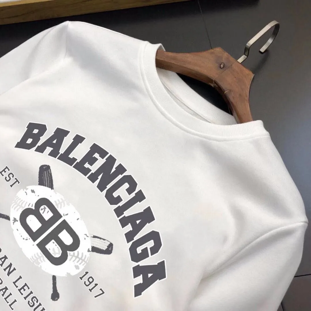 🅿️380 [BALENCIAGA] (Gospel for Fatty) hot-selling suit is coming. Focus on the original version of the official website. 2025 new hot-selling sweatshirt suit. The original order is the best. 🇭🇰The meticulous work of top designers. It has a fitting and perfect upper body effect. 100% natural high-quality Roman cotton, close-fitting comfort, noble and elegant! Original hardware embodies elegance and nobility! Counter size: M-5XL (maximum wear up to 220 pounds)
