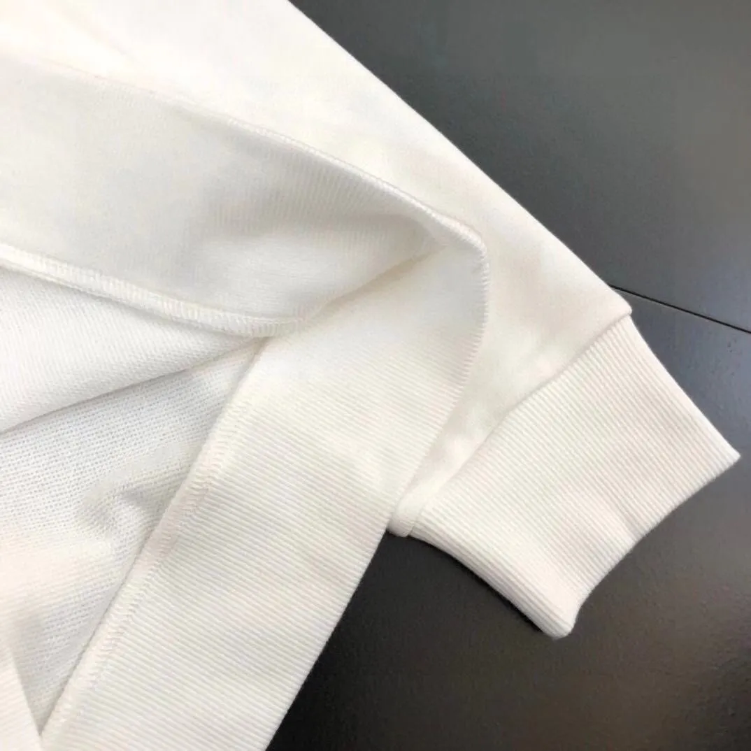 🅿️380 [BALENCIAGA] (Gospel for Fatty) hot-selling suit is coming. Focus on the original version of the official website. 2025 new hot-selling sweatshirt suit. The original order is the best. 🇭🇰The meticulous work of top designers. It has a fitting and perfect upper body effect. 100% natural high-quality Roman cotton, close-fitting comfort, noble and elegant! Original hardware embodies elegance and nobility! Counter size: M-5XL (maximum wear up to 220 pounds)