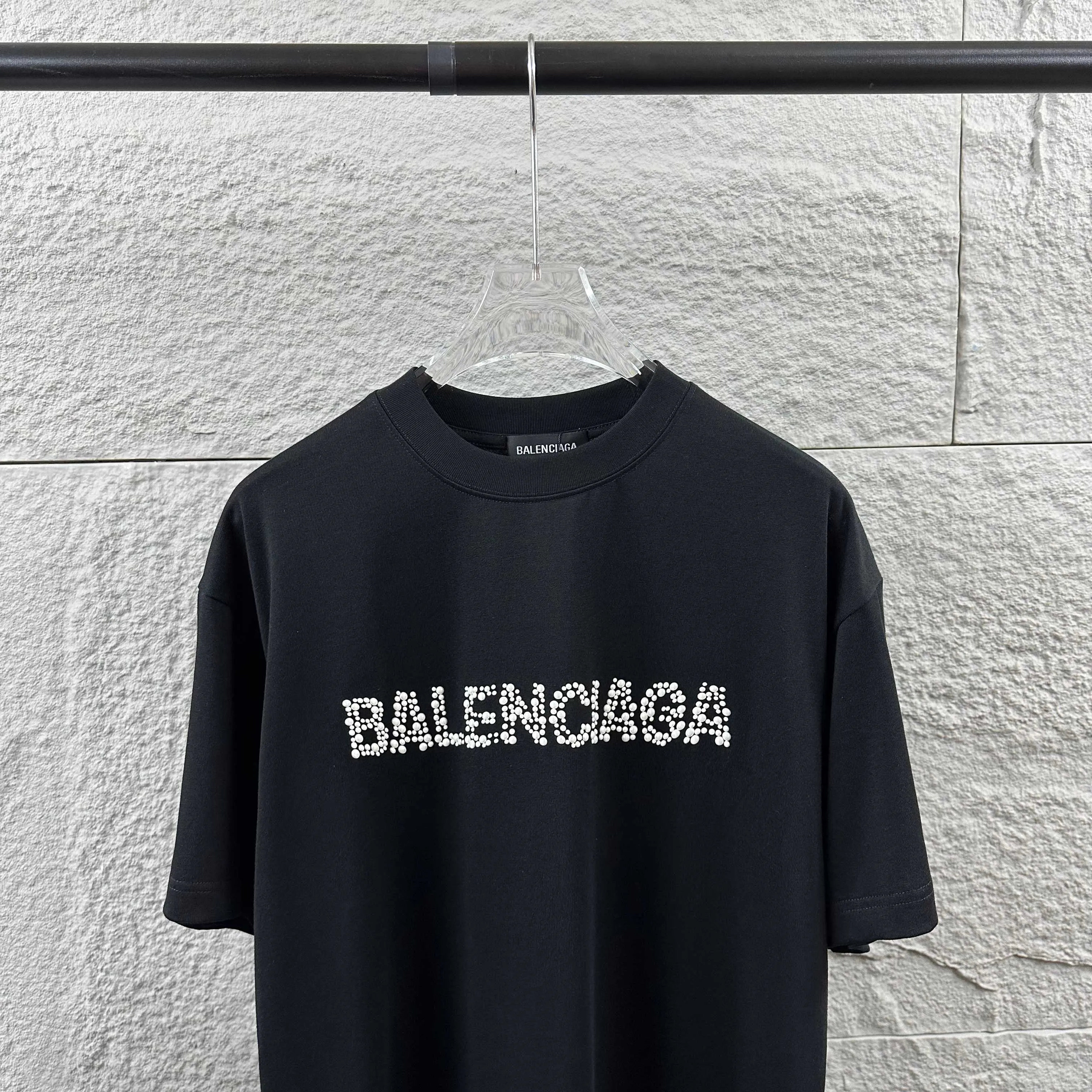 🅿️190 BALENCI*GA Paris 2025 spring and summer new short-sleeved T-shirt Classic three-dimensional hot diamond pearl craft Customized double yarn plain cotton fabric Short-sleeved T-shirt Unisex Color: Black White Size: S (90-130 catties) M (120-150 catties) L (140-165 catties) XL (160-180 catties) XXL (180-210 pounds)