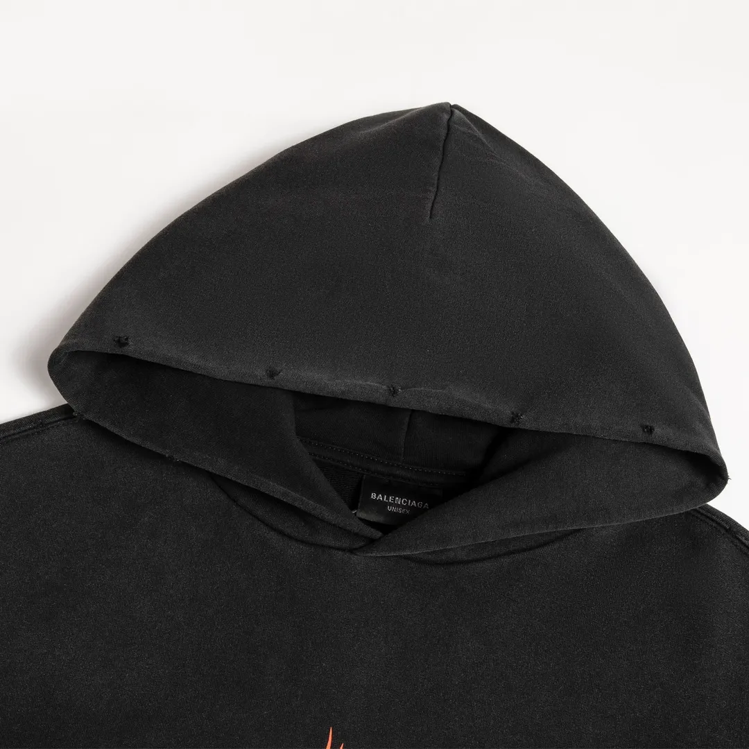 🅿️320 7145# Detailed picture Top version [BALENCIA*GA] Official website quality Paris's new double-ring flame series hooded sweatshirt OS version Loose dropped shoulders Unisex style Fabric: 480g 100% cotton terry David sweater Craftsmanship: Front and back panels left and right sleeve printing Garment wash Distressed Worn Shaping Solid color Color: Washed black Size: XS S M L