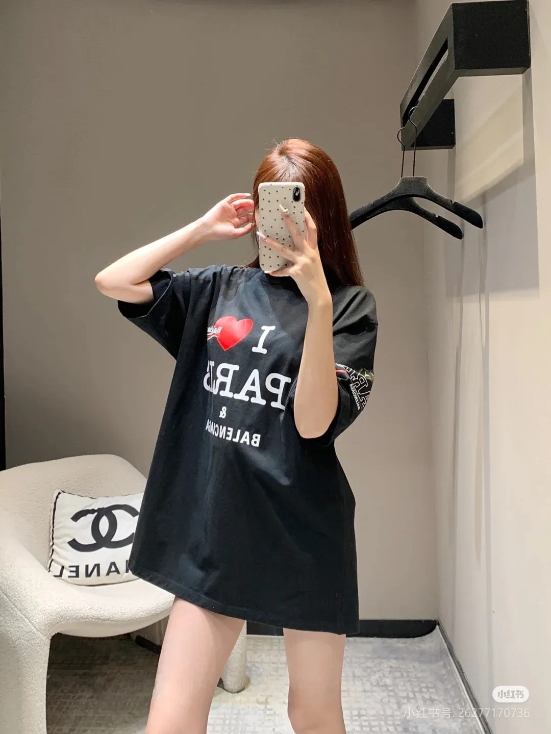 🎀Hot model pictures🎀[Top version. Official website quality] BALENCI*GA/Paris.SS25 latest model, front and back left and right sleeves I Love Paris & Balenciaxx art printed short-sleeved T-shirt. Brick cabinet synchronization. Genuine product developed at the first time, happy to print and compare! The fabric is made of Paris ZP custom-woven and dyed cotton double yarn. Weighing 260 grams, the cloth surface is clean. The cloth pattern is clear, soft and comfortable. The threads are dyed with no color difference. The printing uses environmentally friendly imported materials. The letters are clear and the effect is three-dimensional. The version adopts OS loose shoulder design. Same style for men and women. Color: white, black. Size: XS S M L P270