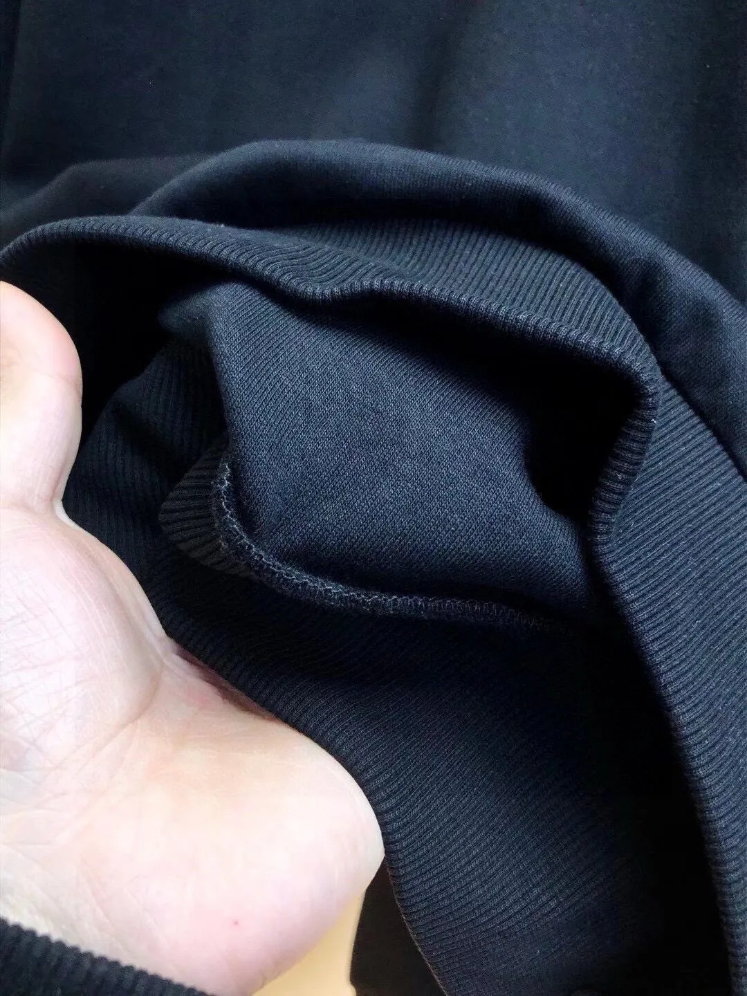 🅿️380 [BALENCIAGA] (Gospel for Fatty) hot-selling suit is coming. Focus on the original version of the official website. 2025 new hot-selling sweatshirt suit. The original order is the best. 🇭🇰The meticulous work of top designers. It has a fitting and perfect upper body effect. 100% natural high-quality Roman cotton, close-fitting comfort, noble and elegant! Original hardware embodies elegance and nobility! Counter size: M-5XL (maximum wear up to 220 pounds)