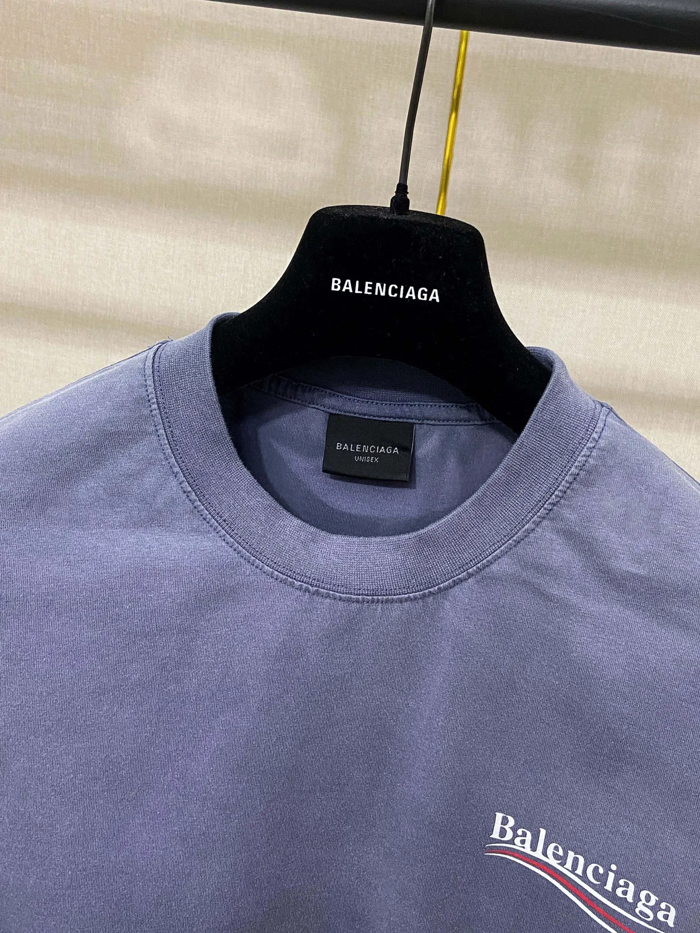 🅿️180 9188# Real photos Top version [[BALENCIA*GA] Official website quality Paris new Cola crack print short-sleeved T-shirt OS version Loose dropped shoulders Unisex style Fabric: 260g 100% cotton double yarn Process: Front and back printing Garment wash Spray horse-haired Distressed Styling Solid color Color: Washed purple Washed blue Size: XS S M L