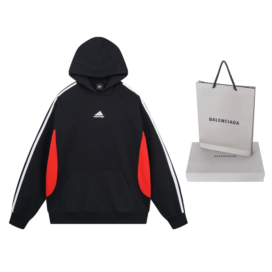 🅿️390 Detailed picture [Top version. Official website quality] BALENCI*GA/Paris co-branded Adidas Adidas LOGO embroidered hooded sweatshirt #Splicing and color insertion, ready-to-wear worn. The fabric is made of Paris ZP custom-woven and dyed cotton sweatshirt. Weighing 450 grams, the cloth surface is clean. The cloth pattern is clear, soft and comfortable. The threads are dyed with no color difference. The classic pattern embroidery uses imported embroidery, and the letters are clear, three-dimensional and without rough edges. Jubie market produces pictures based on pictures. Welcome to compare. The version adopts OS loose shoulder design. Same style for men and women. Code: BL238020 Color: Black Size: XS S M L