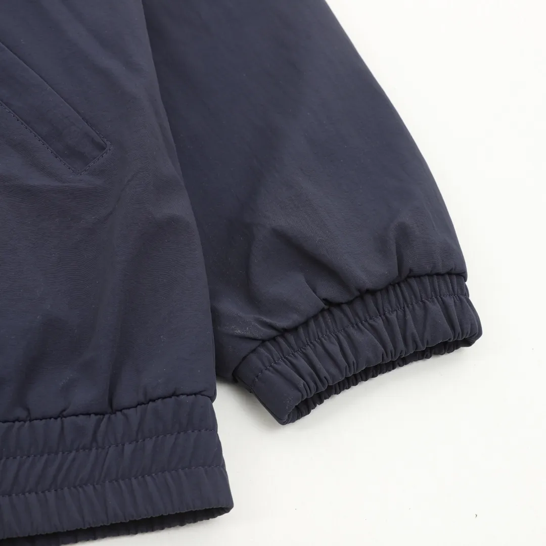🅿️620 Balenciaga/Balenciaga three-color double-ring printed stand-up collar jacket. It is made of customized matt Taslan professional fabrics, plus three-proof coating process, Teflon anti-fouling treatment, anti-oil stains and easy to clean, polyester high-density bird's eye mesh lining, three-dimensional circulation breathable structure, quick moisture export, anti-static treatment, more comfortable to wear in autumn and winter, imported environmentally friendly glue screen printing, custom hardware zipper double puller LOGO, custom accessories three labels Size: XS-L