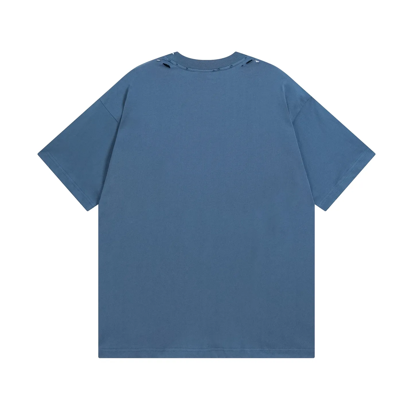 🅿️190 Detail Picture [Top version. Official website quality] BALENCI*GA/Paris. 25ss latest model. Paris English color LOGO foam printed washed and distressed short-sleeved T-shirt. Brick cabinet synchronization. The fabric is made of Paris ZP custom-woven and dyed 100% cotton double yarn compact cotton. The weight is 260 grams, the cloth surface is clean. The cloth pattern is clear, soft and comfortable, and the thread is dyed with no color difference. The classic pattern is foam printed using environmentally friendly imported materials, with clear letters and a strong three-dimensional feel. Restored brick cabinet. The garments were washed and aged, and polished by many hands. Produced by ultra-heavy craftsmanship, the market currency is very different, welcome to compare. The version adopts OS loose shoulder design. The same style for men and women. Code: BL253686 Color: black, floral gray, fog blue Size: XS S M L
