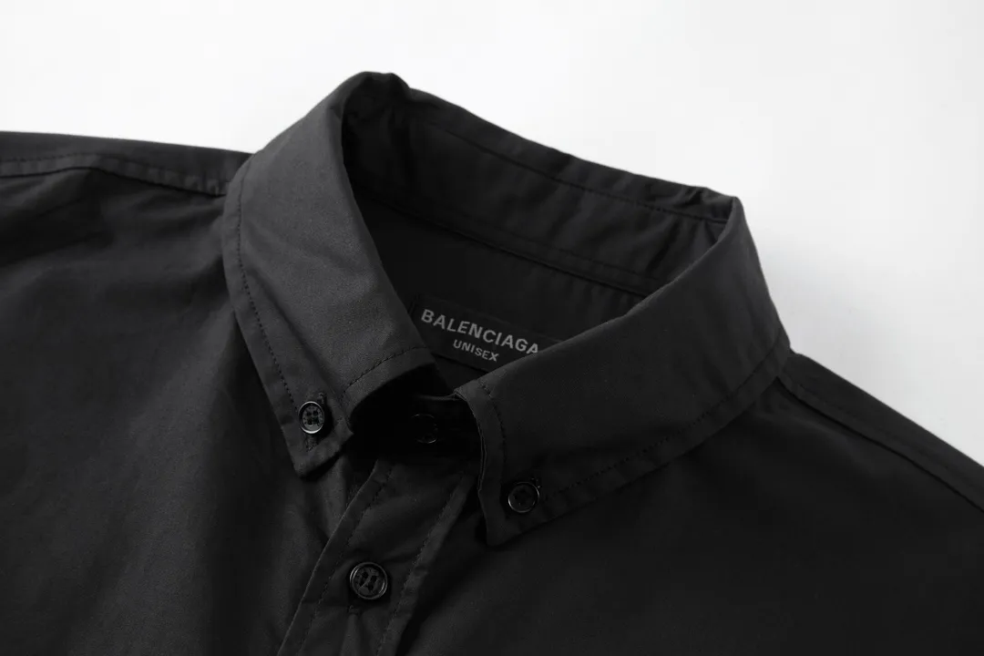 🅿️500 [Exclusive supply] BLCG 3B embroidered long-sleeved shirt (black) The fabric is made of high-count and high-density cotton woven fabric imported from Japan. The fabric is stable in shape and not easy to deform. The surface is smooth and the upper body is textured. It has good wrinkle resistance and maintains the pattern. The embroidery uses Tajima machine 10,000-needle embroidery. The flower shape is full and shiny. There is no connection. The middle webbing splicing is processed by laser fixed-point positioning to connect and align. The ready-made garments are sewn and spliced according to YB design, with dense and neat stitching to restore pattern details and upper body effects to the greatest extent. Size:S-M-L