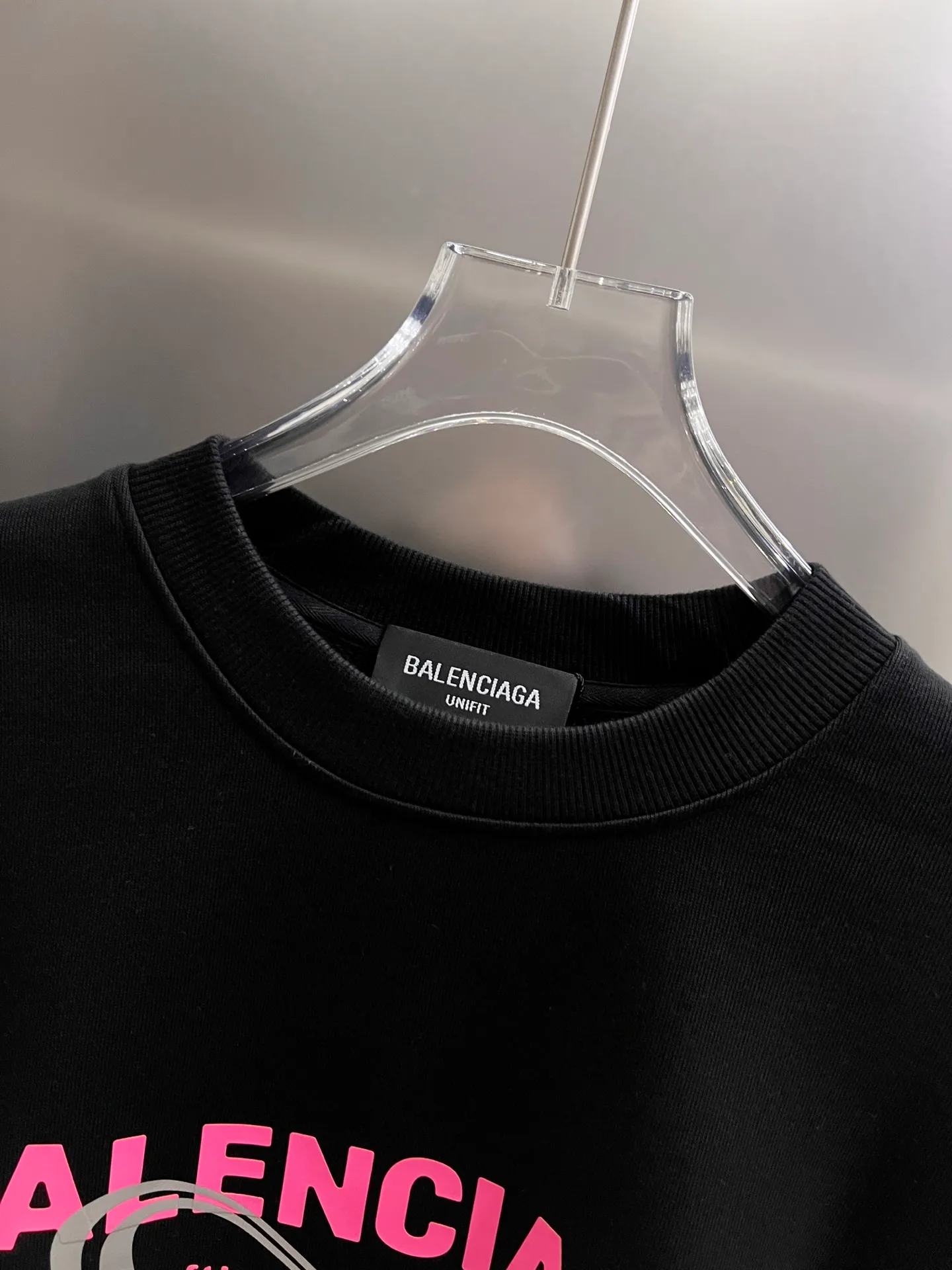 🅿️260 BAL Balenciaga 2025 Autumn and Winter New Style Round Neck Long Sleeve Sweater Classic Letter Foam Printing + Hot Silvering Process Uniform Loose Version for Men and Women S M L XL XXL Five Codes Color: Black White
