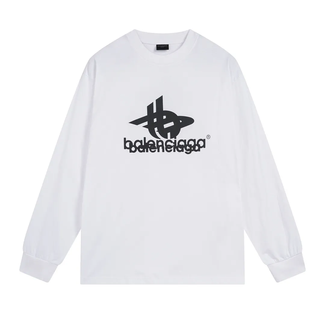 🅿️210 real photos [Top version. Official website quality] BALENCI*GA/Paris. 2024 new model. Phantom double LOGO classic pattern printed long-sleeved T-shirt. Brick cabinet synchronization. Genuine product developed at the first time, happy to print and compare! The fabric is made of Paris ZP custom-woven and dyed cotton with double yarns and compact cotton. The weight is 260 grams. The cloth surface is clean. The cloth pattern is clear, soft and comfortable. The threads are dyed with no color difference. The classic printing is made of environmentally friendly imported materials, with LOGO phantom effect, clear letters and three-dimensional effect. Restore the brick cabinet. Ready-made clothes are washed and distressed, different market currency, welcome to compare, the version adopts OS loose shoulder version. Same style for men and women Coding: BL225029 Color: black, white Size: XS S M L