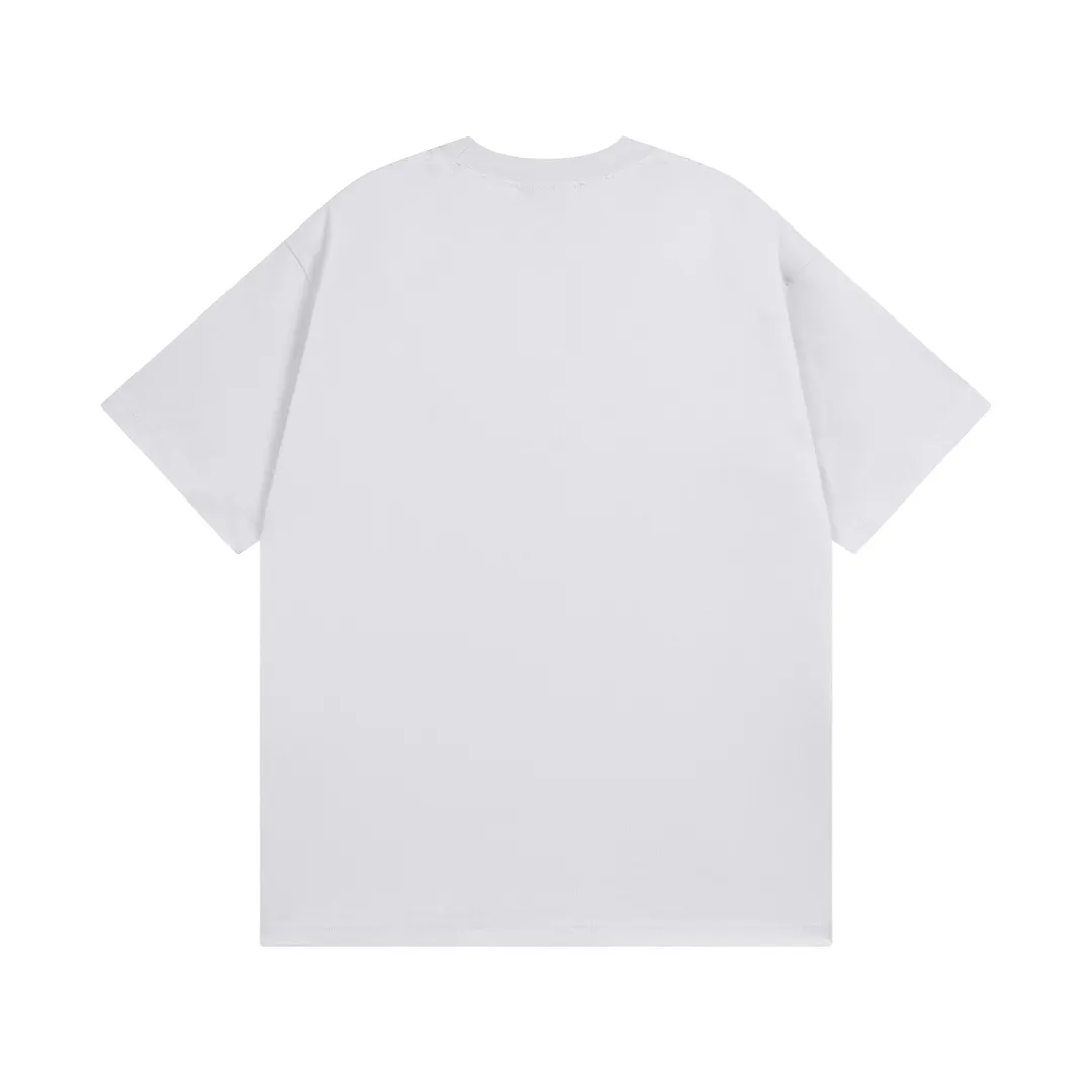 🅿️190 real photos [Top version. Official website quality] BALENCI*GA/Paris.SS25 latest model 3M artistic letter printing washed and worn short-sleeved T-shirt. Ready-made clothing with many parts worn and worn. Brick cabinets are synchronized. Genuine products are developed at the first time. The fabric is made of Paris ZP custom-woven and dyed cotton double yarn. Weighing 260 grams, the cloth surface is clean. The cloth pattern is clear, soft and comfortable. The threads are dyed with no color difference. The printing is made of environmentally friendly imported materials. The letters are clear and the effect is three-dimensional. The version adopts OS loose shoulder design. Same style for men and women. Code: BL223613 Color: washed black, gray and white. Size: XS S M L