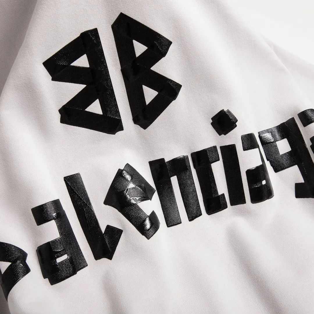 🅿️310 7110# Detailed picture Top version [BALENCIA*GA] Official website quality Paris new tape series hooded sweatshirt OS version Loose dropped shoulders Unisex style Fabric: 480g 100% cotton terry sweatshirt Process: Front and back printing Garment wash Worn Distressed Shape solid color Color: black blue off-white Size: XS S M L