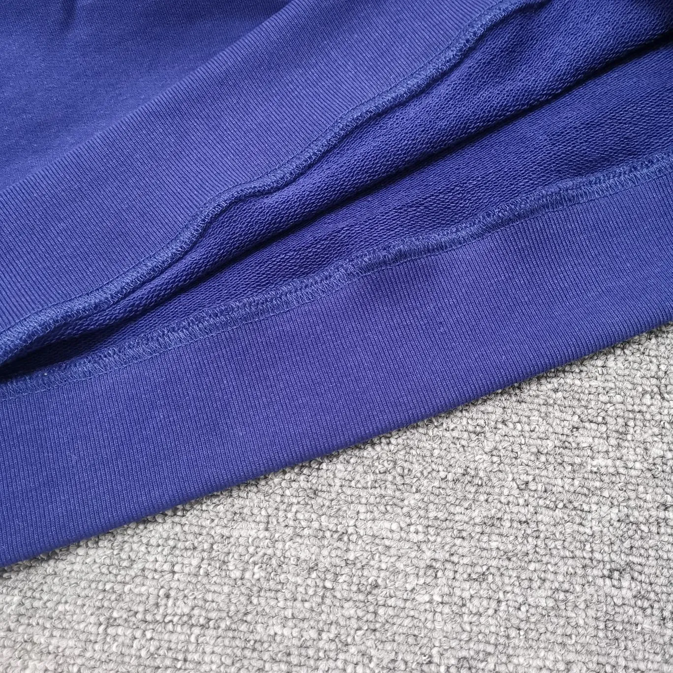 Additional details——Spring and autumn top-notch proven version of Balenciaga Classic Loose Unisex Pure Cotton Round Neck Sweatshirt for Men and Women. Custom-made fabrics and printed accessories are reproduced one-to-one. The fabric surface is treated with dust-free woolen craftsmanship, and the shoulder and chain seams are made of 0.8cm bundled strips inside. The special machine-edged double chain-wrapped thread-stitched pure cotton is here to explain why mine is dozens of yuan more expensive than others: 1. Each model is produced by the company. The details of the workmanship and fabrics are consistent with the original ones. There is no color difference between the ones at the counters. Guaranteed no color difference. Replicas are not scary. Whoever is fake is embarrassed. It’s not shameful to make a replica, it’s shameful if you can’t buy the correct version if you make a replica. All of my series can be found in all major places and will be absolutely stunning!  2. The fabric is made of 460 Paris special fabric. No one can make it better than mine. There is really no way to compare with the ordinary version on the market. Respect it. It is authentic and costs thousands of dollars. Don’t go for the quality of street stalls. 3. The workmanship is fully restored and the packaging is fully restored. 4. I guarantee here that this is the highest quality you can find. Size: XS-L Color: haze blue, navy blue, white P:350