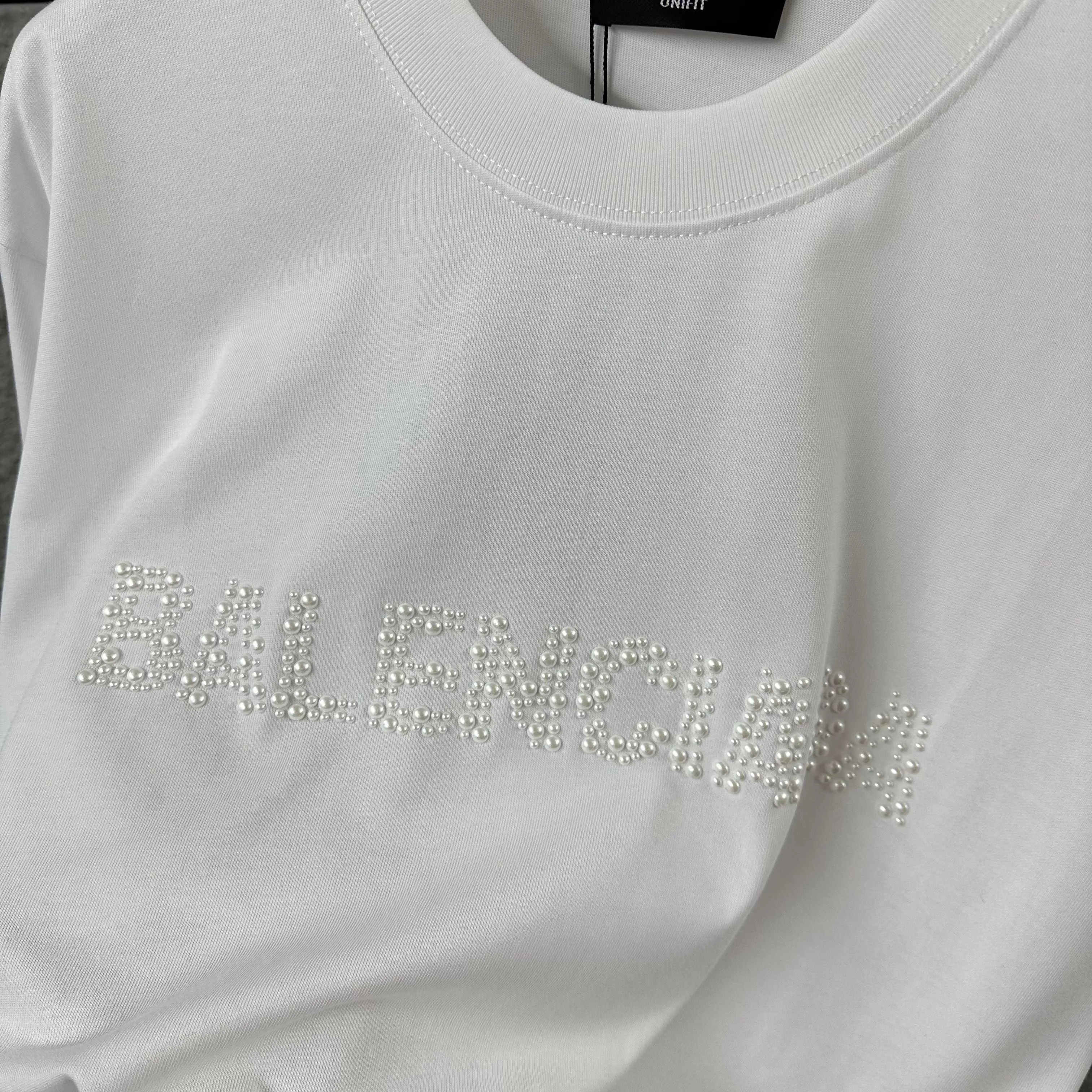 🅿️190 BALENCI*GA Paris 2025 spring and summer new short-sleeved T-shirt Classic three-dimensional hot diamond pearl craft Customized double yarn plain cotton fabric Short-sleeved T-shirt Unisex Color: Black White Size: S (90-130 catties) M (120-150 catties) L (140-165 catties) XL (160-180 catties) XXL (180-210 pounds)