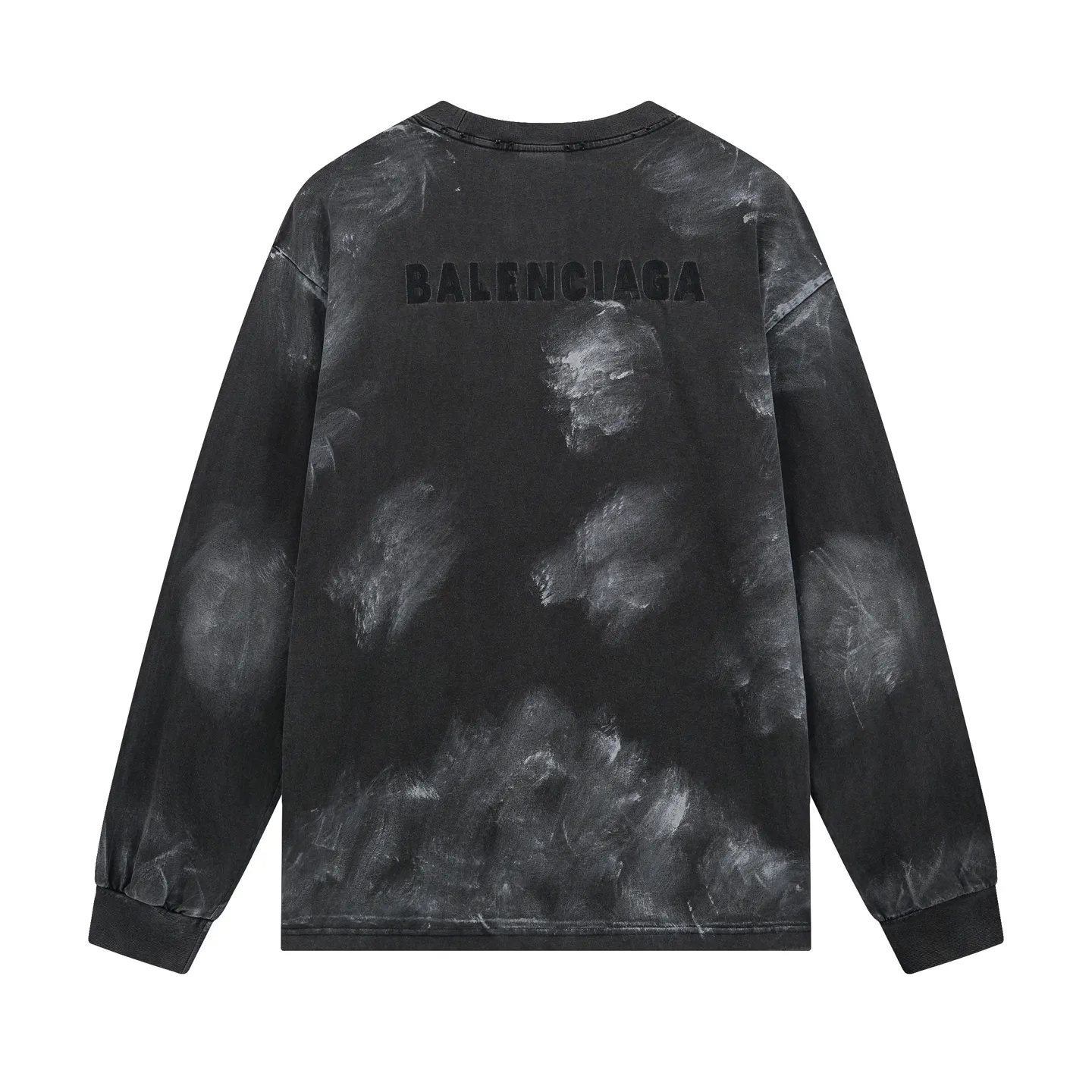 🅿️246 Actual pictures [Top version. Official website quality] BALENCI*GA/Paris #2025 new style. Front and back letter LOGO embroidery, hand-painted graffiti, washed and worn long-sleeved T-shirt, full of design. Welcome to compare. Notice! ️The fabric uses genuine environmentally friendly dyes, custom-woven and dyed 100% cotton double yarn, weight 260 grams, the cloth surface is clean. The cloth pattern is clear, soft and comfortable. The threads are dyed with no color difference. The classic letter LOGO is embroidered using imported Tajima embroidery machine. The garments are washed, distressed and hand-painted with graffiti. Extra heavy craftsmanship. . Restore the brick cabinet, adopt OS loose shoulder style. Same style for men and women. Code: BL255072 Color: black and gray Size: XS S M L