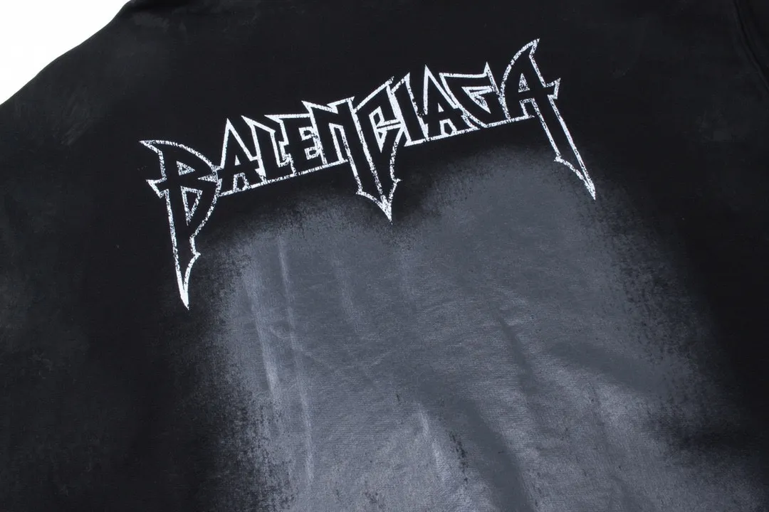 🅿️380 real shots [Top version. Official website quality] BALENCI*GA/Paris. 2024 latest Paris Eiffel Tower inkjet graffiti hand-painted gradient color print washed distressed hooded sweatshirt. Overweight craftsmanship, brick cabinet synchronization. ⚠️Distinguish the market currency, genuine development, this style is black enzyme wash. It is not the market wrong wash water black. The weight is 450 grams, worn. The hand-painted is consistent with ZP, and the printing uses Kornit digital direct printing. The garments are washed, worn and worn. Graffiti are hand-painted. The whole piece is designed with extra heavy craftsmanship. Comparisons welcome. The version adopts OS loose shoulder design. Same style for men and women. Code: BL238012 Color: Black Size: XS S M L