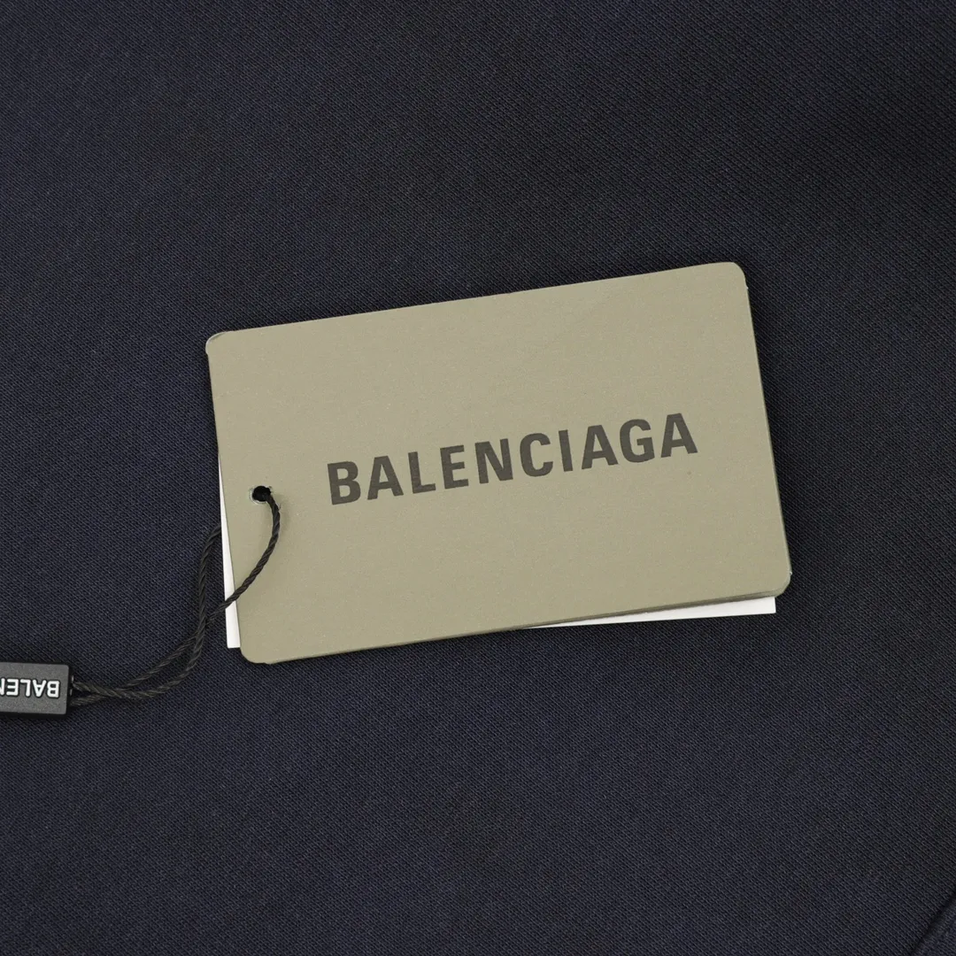 🅿️620 Balenciaga/Balenciaga plaid patch letter zipper jacket is made of customized matt Taslan professional fabrics, plus three-proof coating process, Teflon anti-fouling treatment, anti-oil stains and easy to clean, polyester high-density bird's eye mesh lining, three-dimensional circulation breathable structure, quick moisture export, anti-static treatment, more comfortable to wear in autumn and winter, imported environmentally friendly glue screen printing, custom hardware zipper double puller LOGO, custom accessories three labels Size: XS-L