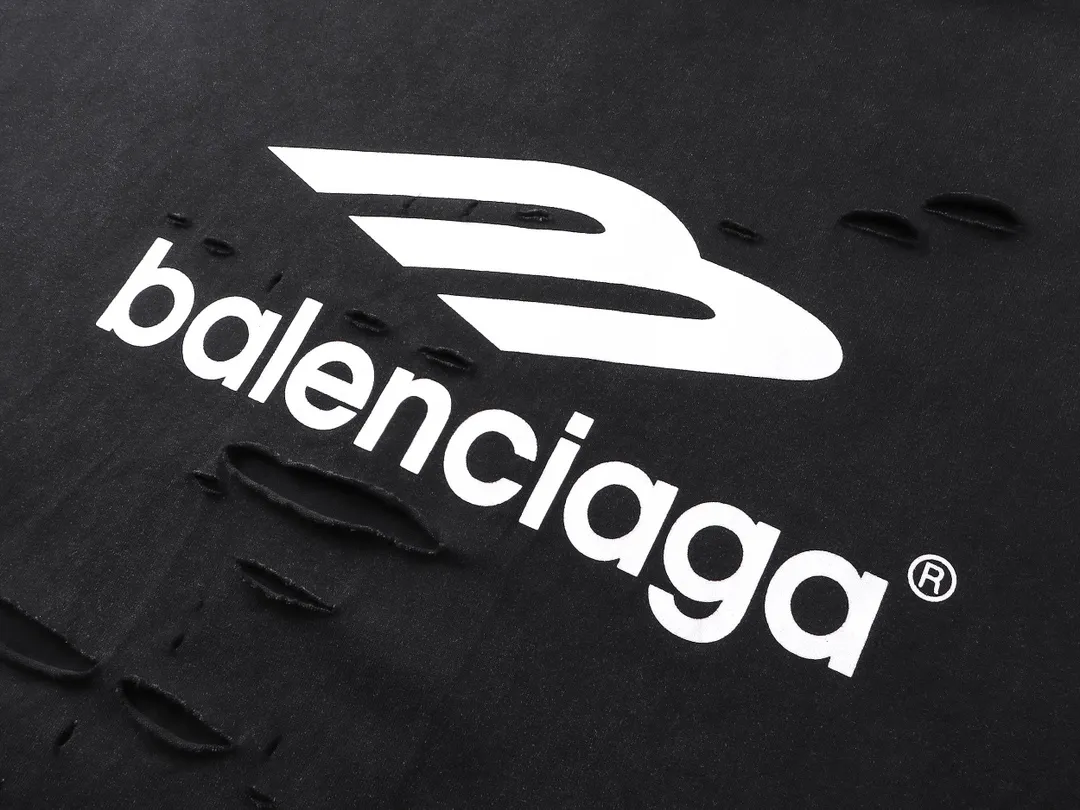 🅿️320 BALENCI*GA 25 Paris 3M classic LOGO worn fake two-piece long-sleeved T-shirt. The printing is made of environmentally friendly imported materials. Ready-made clothes are washed. Hand-made master positioning and worn. Overweight craftsmanship. The letters are clear. The effect is three-dimensional. Exclusively woven and dyed 280g fabric. Threads are dyed in the same cylinder with zero color difference. The version adopts OS loose shoulder design. Welcome to compare. Same style for men and women -Color: washed black -SIZE: Xs S M L style number 8637