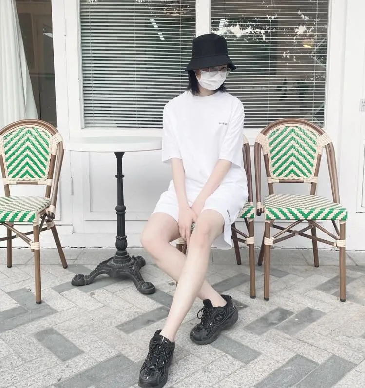 ♻️💯Refer to the model picture for the upper body❤️The top tested version of BALENCIAGA basic embroidered cotton loose shorts for men and women, the same fashion brand shorts. Fabric: Customized fish scale terry cotton fabric 440 grams, super heavy, ready-to-wear washed and soft to the touch. Printing: Japanese Tajima embroidery technology is used, the embroidery is accurate, the printing is meticulous and full, and there is no thread skipping. Accessories: Customized full set of BLCG accessories Color: dark brown, gray, black, white Size: XS-L P:310
