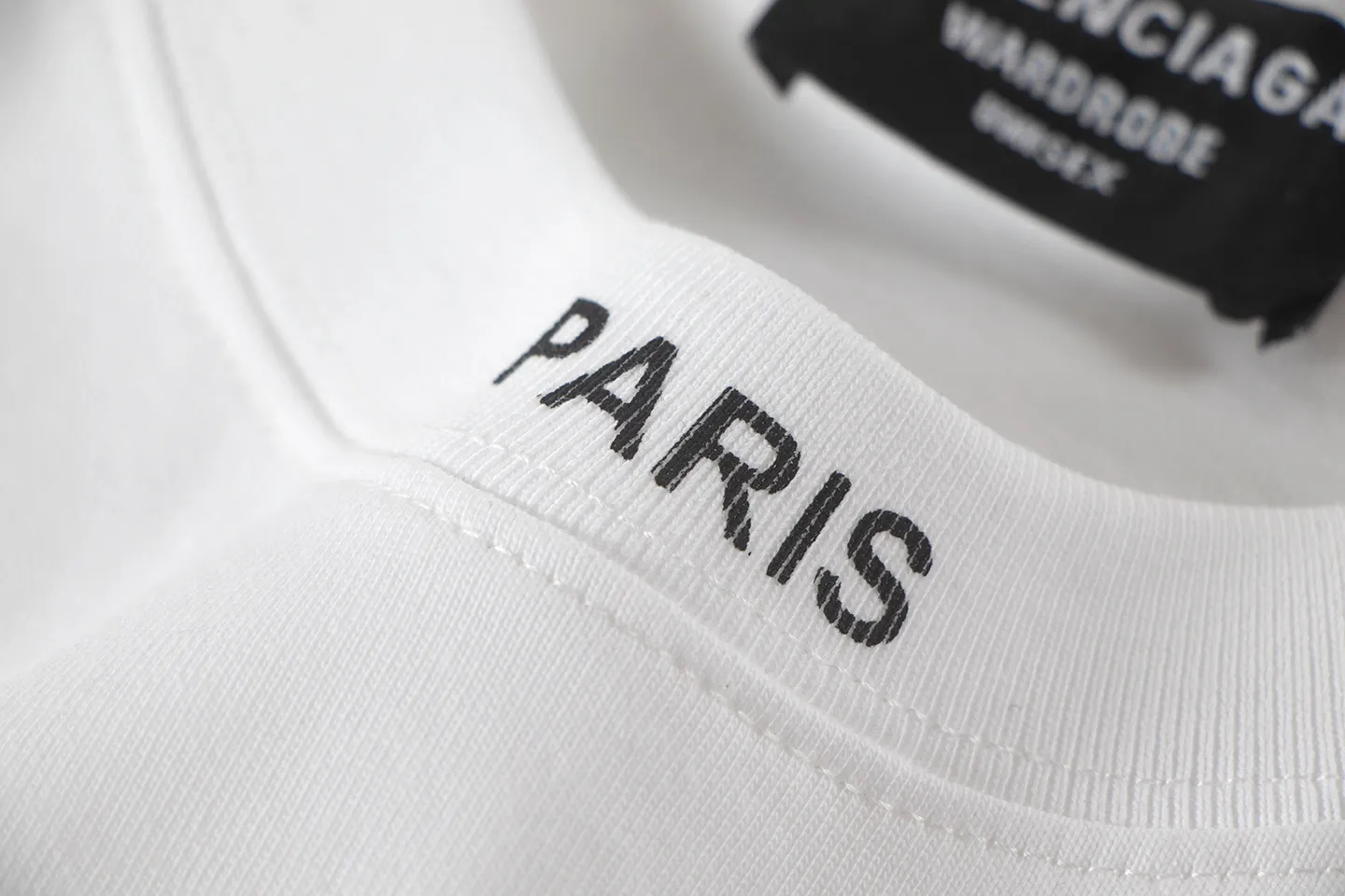 🅿️150 Balenciaga2026 horizontally stacked new T-shirt Material: Made of high version 300g double yarn combed cotton Size: S M L XL Color: black and white Style number: W2807