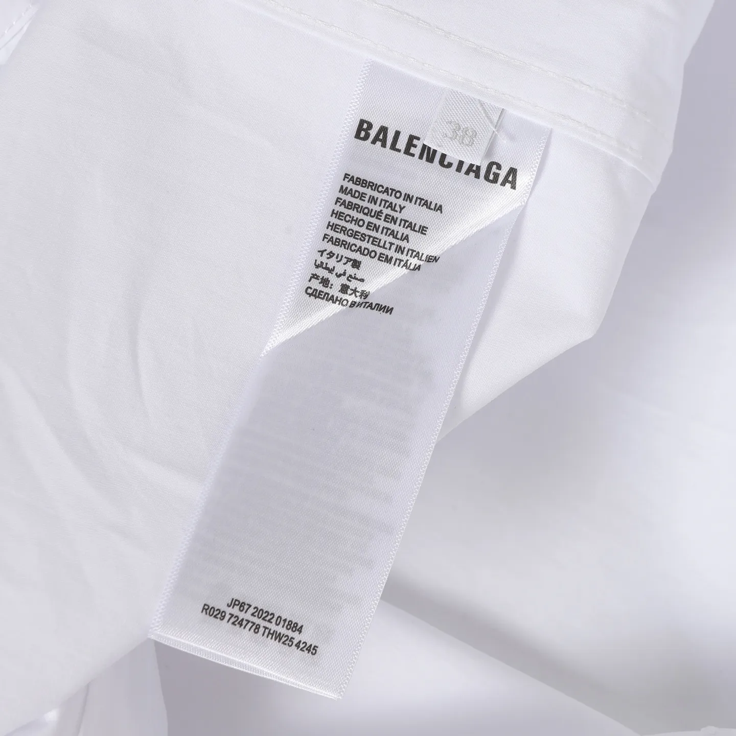 🅿️306 BALENCIAGA BLCG NANO BB embroidered long-sleeved shirt. Customized plain cotton fabric, imported machine embroidery technology, using side-turn buried stitching process to provide high-quality stitching effect, smooth and neat, neat and tidy. The fabrics have been sand washed for better hand feel and texture, not easy to deform, not easy to shrink, not easy to fade, customized accessories, loose version Color: black/white Size: 36 38 40 42