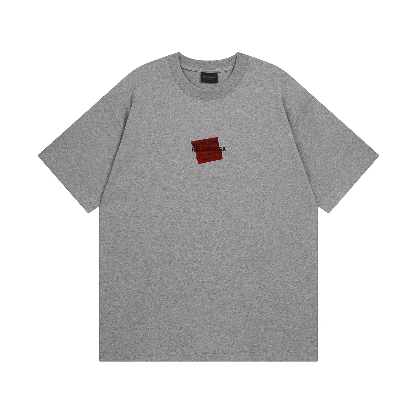 🅿️196 Actual pictures [Top version. Official website quality] BALENCI*GA/Paris #2025 new style front and rear letter LOGO embroidered tape taped short-sleeved T-shirt, full of design. Welcome to compare. The fabric is made of Paris ZP custom-woven and dyed cotton double yarn, weight 260 grams, clean cloth surface. Clear cloth pattern, soft and comfortable. The threads are dyed with no color difference. The classic letter LOGO is embroidered with imported Tajima embroidery machine. The tape is stamped with imported transparent glue. The effect is three-dimensional. Restore the brick cabinet, adopt the OS loose shoulder version. Same style for men and women. Code: BL253662 Color: black, sky blue, white, floral gray Size: XS S M L
