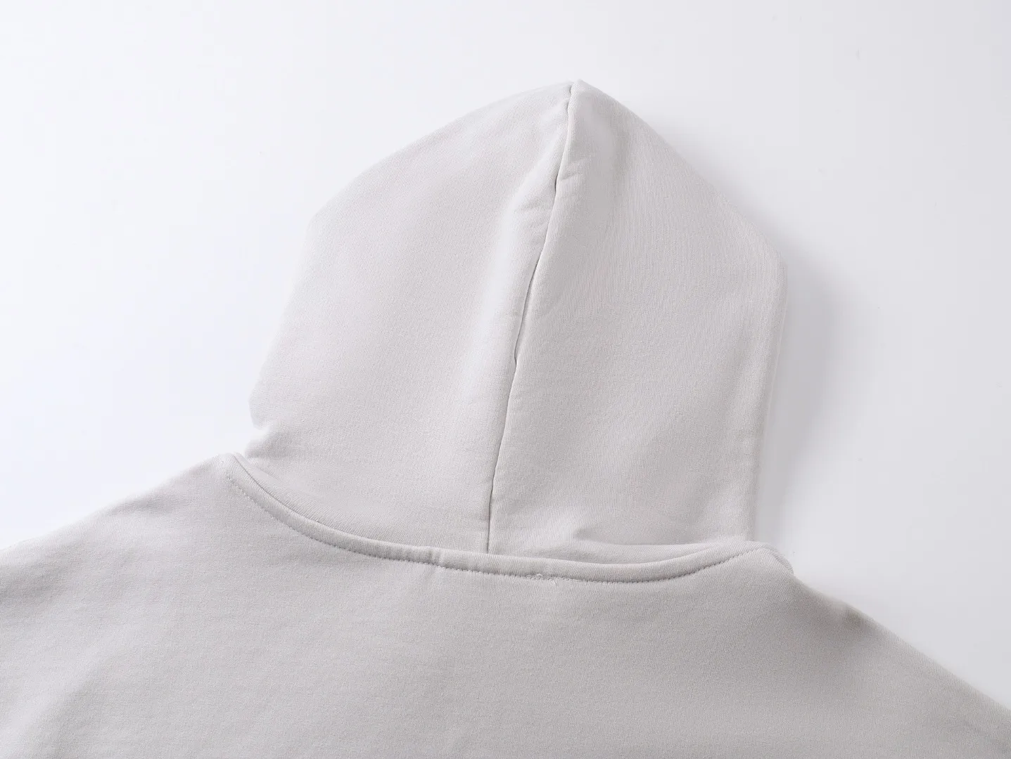 🅿️370 - BALENCI*GA Paris NICOLE artistic hooded sweatshirt. The front and back patterns are made of Conley direct injection. The sleeves are finely embroidered by imported Tajima embroidery machines. Customized matching hardware. Overweight craftsmanship. Clear letters. Three-dimensional effect. Exclusively pattern-woven and dyed 460g fabric. Threads are dyed in the same cylinder with zero color difference. Brick cabinet synchronization. Welcome to compare. Same style for men and women -Color: off-white -SIZE: Xs S M L Style number 8978#