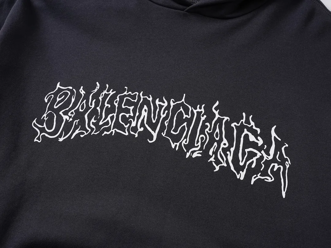 🅿️320 real shots [Top version. Official website quality] BALENCI*GA/Paris. 2024 new style Sanskrit LOGO fuzzy direct-printed hooded sweatshirt on the chest, synchronized with brick cabinets. Developed genuine products in the first time, enjoy printing and comparison! The fabric is made of Paris ZP custom-woven and dyed cotton sweatshirt. Weighing 460 grams, the cloth surface is clean. The cloth pattern is clear, soft and comfortable. The threads are dyed with no color difference. The classic LOGO is printed using environmentally friendly imported materials, with clear pattern letters and a three-dimensional effect. Restore brick cabinets, different market currency, welcome to compare, the version adopts OS loose shoulder version. Same style for men and women Code: BL238921 Color: gray blue Size: XS S M L