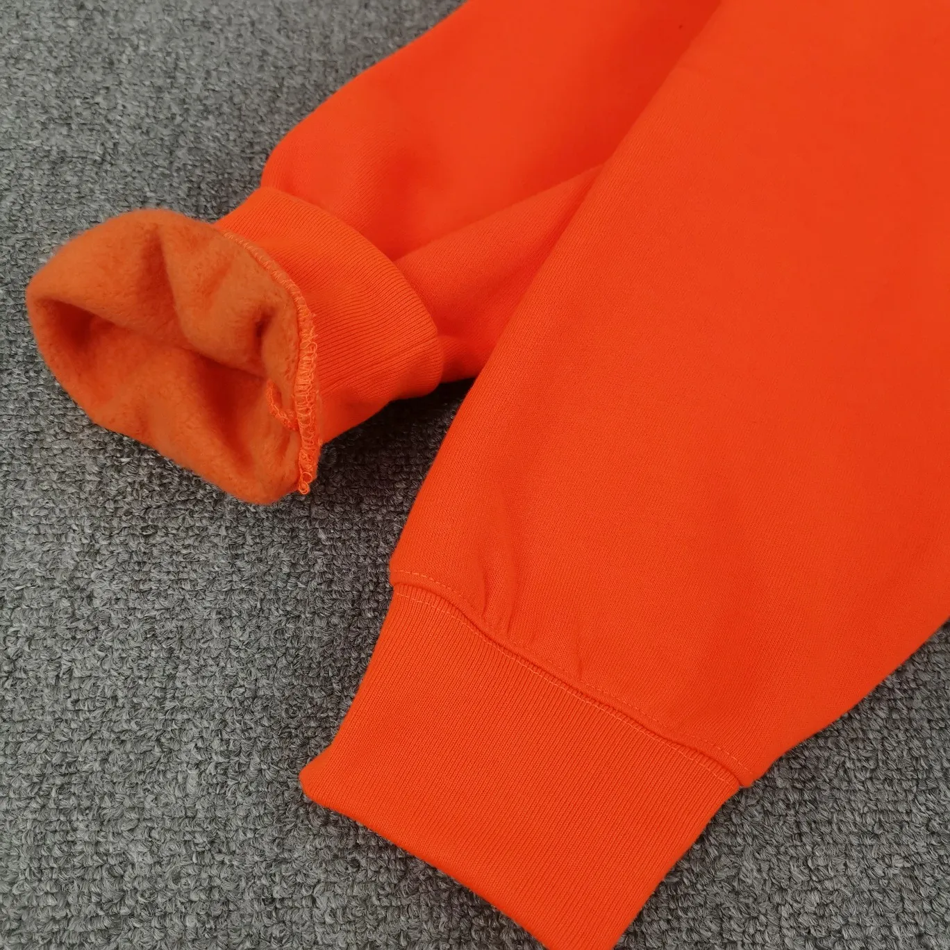 [Off the shelves, only taking orders. {Top-quality authenticated version BALENCIAGA signature lost stickers, male and female couple star same style autumn and winter pure cotton hoodie sweatshirt HI MY NAME IS (), IF I AM LOST TAKE ME TO THE BALENCIAGA STORE. My name is (), if I'm lost please take me to the Balenciaga store. No matter where we go, we will never get lost! No matter how long we walk, we will eventually return to Balenciaga. A very interesting item. This single fabric is made of 520g custom-woven fleece fabric, which is full of drape. It uses the same materials as the original version and has the same weight and feel. The printing adopts screen printing technology, and proportional foaming powder is added to the glue. Repeat printing three times and dry at high temperature to make the printing firm, slightly convex and not easy to fall off or fade. Customized washed logo, main logo, hang tag, and hoodie, all consistent with the original version. This style is a regular style, with a hoodie, the clothes are complete, no distress (no holes, torn) Size: XS-L (can wear up to 230 catties) Color: Fluorescent orange milky white P: 490