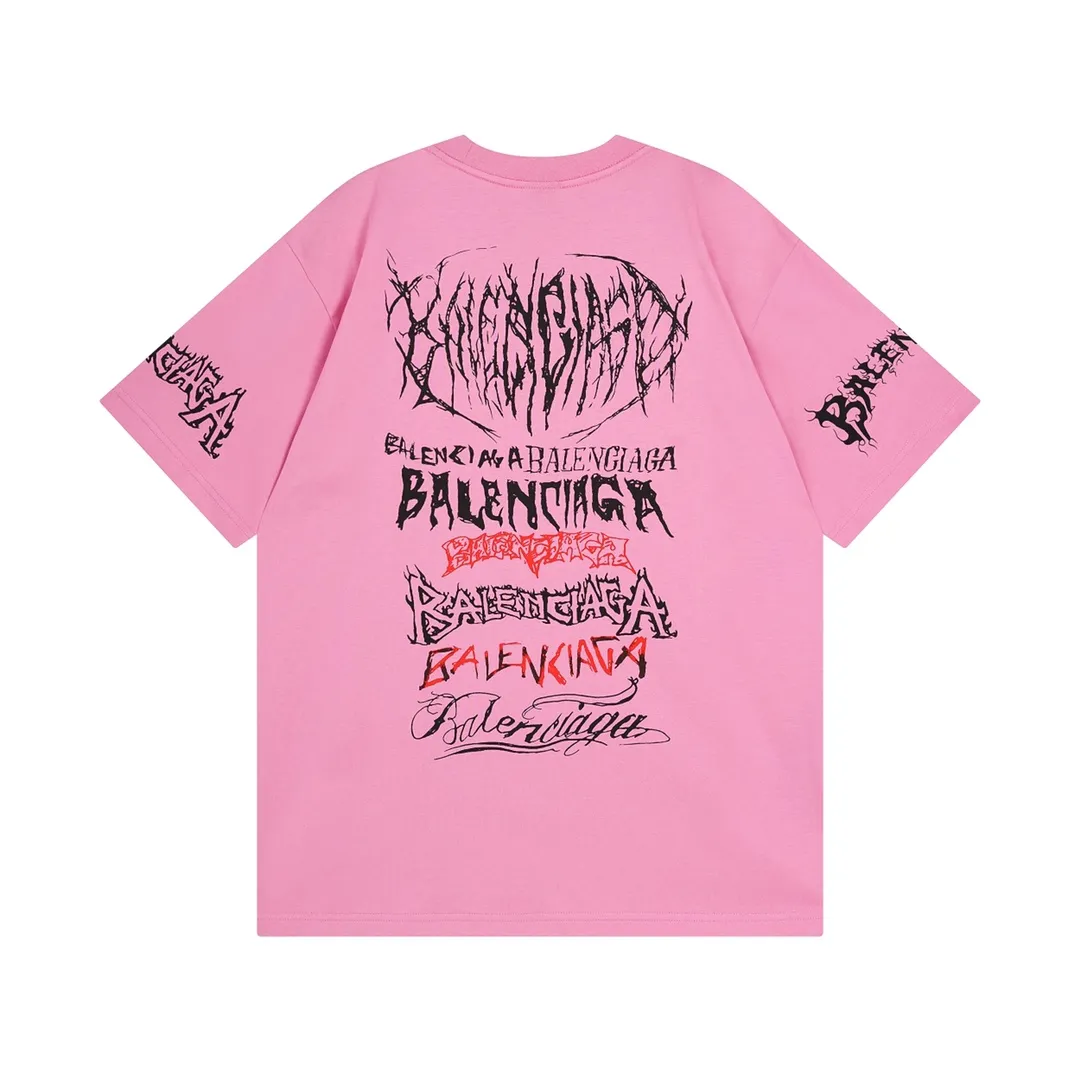 🅿️186 Detailed Pictures [Top version. Official website quality] BALENCI*GA/Paris. 2024 new model. Year of the Dragon limited print short-sleeved T-shirt, synchronized with brick cabinet. Developed genuine product at the first time, enjoy printing and comparison! The fabric is made of Paris ZP custom-woven and dyed cotton double yarn. Weighing 260 grams, the cloth surface is clean. The cloth pattern is clear, soft and comfortable. The threads are dyed with no color difference. The classic LOGO is made of environmentally friendly imported materials, drawn silk flowers, with clear letters and three-dimensional effect. Restore the brick cabinet. Welcome to compare, the version adopts the OS loose shoulder version. Same style for men and women Coding: BL223322 Color: black, white, red, pink Size: XS to L