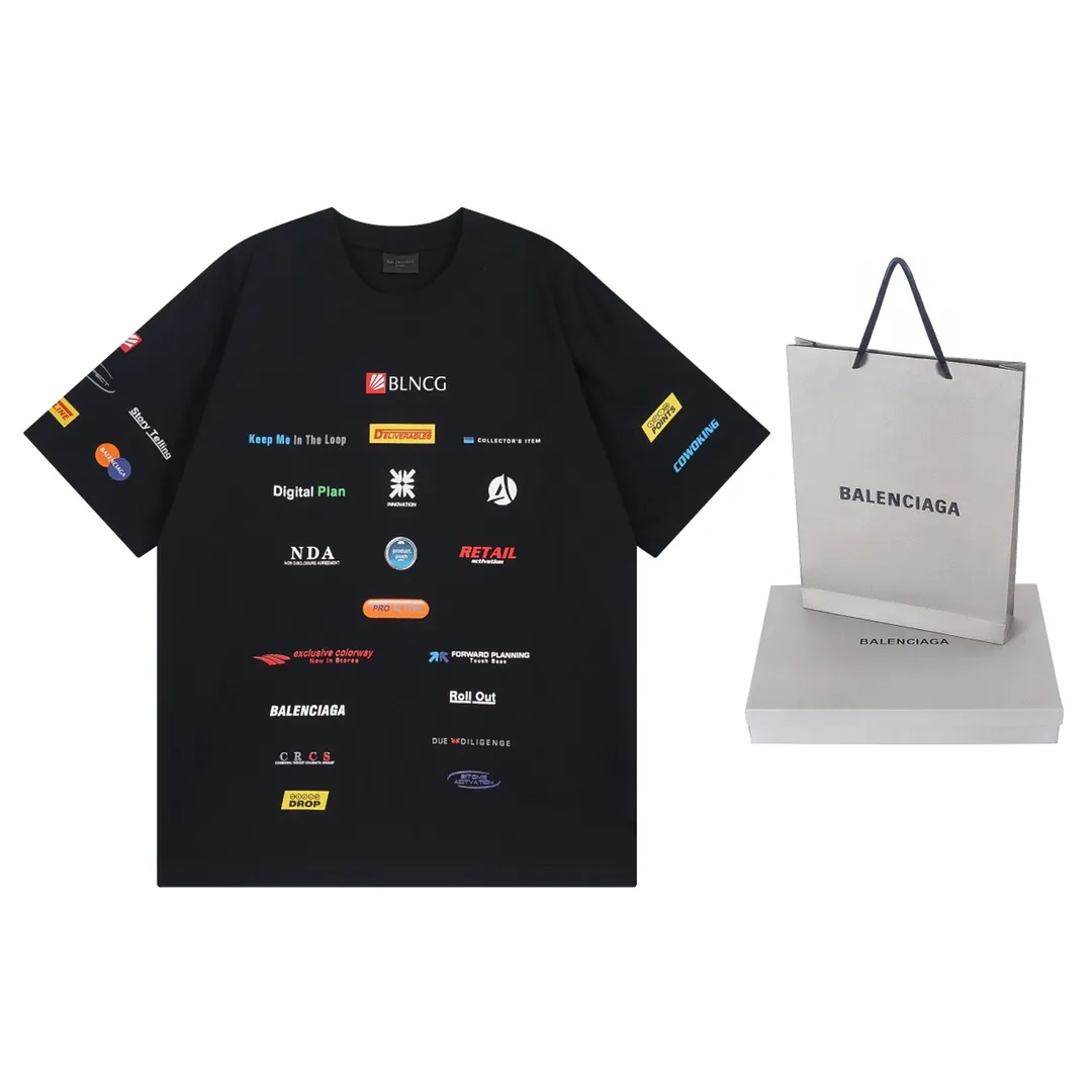 🅿️200 detailed pictures [Top version. Official website quality] BALENCI*GA/Paris. Multi-element trademark LOGO short-sleeved T-shirt 2024 new style. All pattern details, colors, Y boards are customized, and the brick cabinets are synchronized. Genuine products are developed at the first time, and you can print and compare! The fabric is made of Paris ZP custom-woven and dyed cotton double yarn. Weighing 260 grams, the cloth surface is clean. The cloth pattern is clear, soft and comfortable. The threads are dyed with no color difference. The printing uses environmentally friendly imported materials, the letters are clear and the effect is three-dimensional. The version adopts OS loose shoulder design. Same style for men and women. Code: BL223362 Color: black, white Size: XS to L