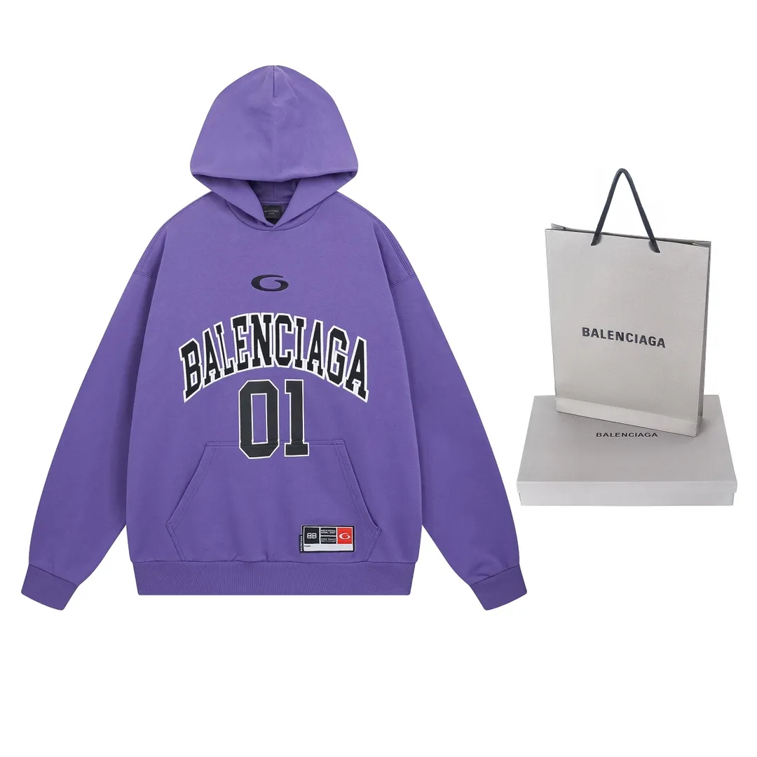 🅿️350 Actual pictures [Top version. Official website quality] BALENCI*GA/Paris.SS25 latest basketball uniform embroidered printed hooded long-sleeved sweatshirt. The front embroidery is embroidered and printed using a Tajima computer embroidery machine, the lower left corner is stamped, and the back piece is printed. The brick cabinets are synchronized. The authentic product is developed at the first time. The fabric is made of Paris ZP custom-woven and dyed cotton sweatshirt. Weighing 460 grams, the cloth surface is clean. The cloth pattern is clear, soft and comfortable. The threads are dyed with no color difference. The printing uses environmentally friendly imported materials, the letters are clear and the effect is three-dimensional. The version adopts OS loose shoulder design. Same style for men and women. Code: BL258959 Color: Black Purple Blue Green Size: XS S M L