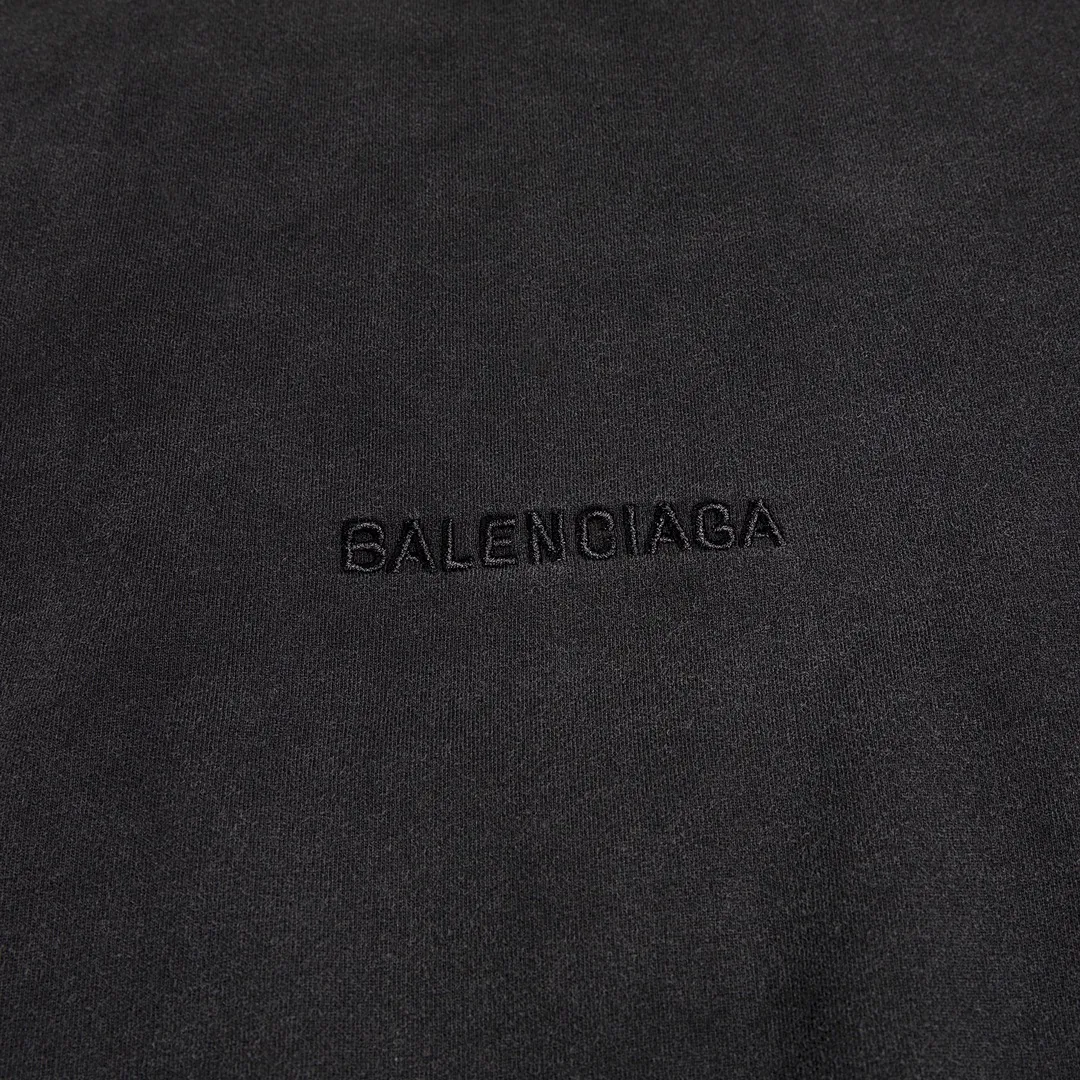 🅿️330 7112# Detailed picture Top version [BALENCIA*GA] Official website quality Paris's new Lady Liberty series hooded sweatshirt OS version Loose dropped shoulders Unisex style Fabric: 480g 100% cotton terry sweatshirt Technology: Front panel digital direct printing Garment wash Worn Distressed Fixed color Color: Washed black Size: XS S M L