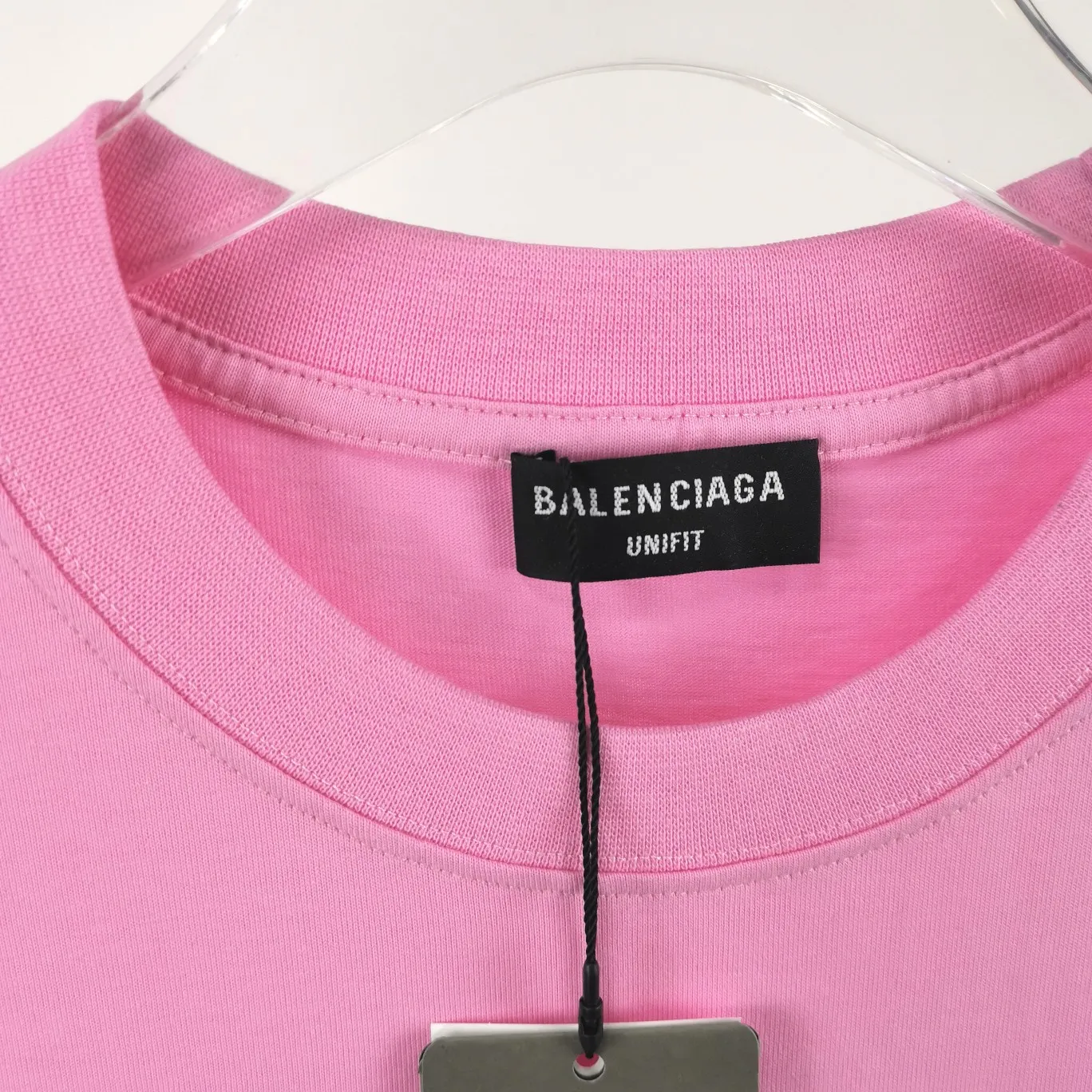[New arrival] The top tested version of the new BALENCIAGA Balenciaga five-star embroidered environmentally friendly big LOGO male and female couple star same style short-sleeved T-shirt BEHRINGER embroidery technology, 5-star environmentally friendly series! The embroidery is meticulous and detailed! The font is full and the texture is clear! The fabric is made of 280g high-count double-yarn pure cotton, polyester-free, and absolutely no pilling! Size: XS-L Color: Black Pink P:250