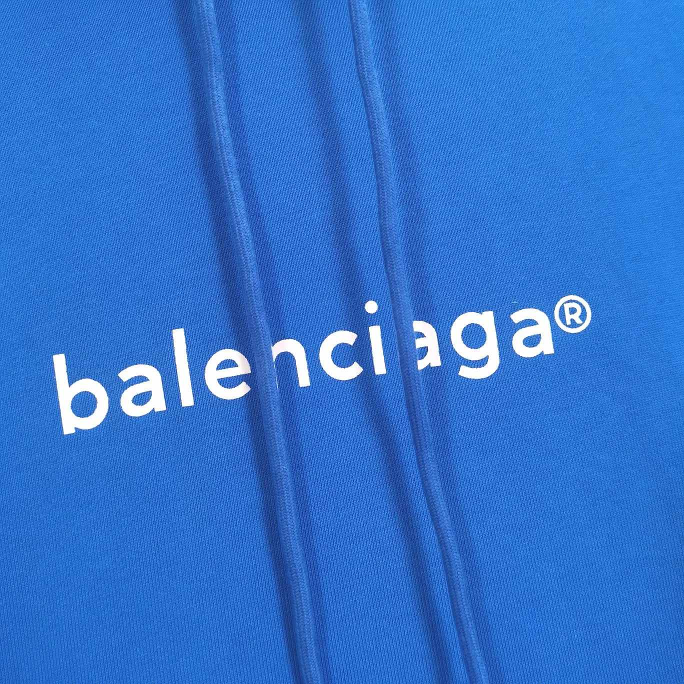 [Off the shelves] The top version of Balenciaga mailbox letter logo pure cotton loose-fitting autumn and winter hoodie for men and women couples. A simple basic sweatshirt. A simple sweatshirt that you can fall in love with at first glance. The Blcg mailbox logo on the chest is simple and beautiful. It is operated by an imported elliptical machine, without burrs and neatly aligned! The fabric is made of 480g pure cotton fabric, which is different from the low-end version. The color is also super beautiful. You must get this one! ! ! ! !  Color: black, white, fog blue, khaki, lake green Size: XS-L P:450