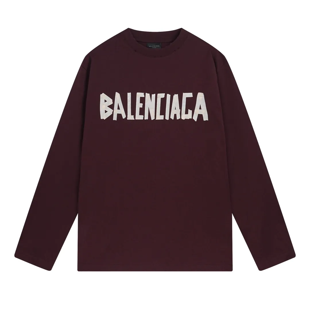 🅿️216 Real photos [Top version. Official website quality] BALENCI*GA/Paris. 23ss latest classic model. Front and rear tape direct printing. Ready-to-wear washed and worn long-sleeved T-shirt. Genuine product developed at the first time, brick cabinet synchronization. Welcome to compare. The fabric is made of Paris ZP custom-woven and dyed 100% cotton with double-yarn compact cotton. The weight is 260 grams. The cloth surface is clean. The cloth pattern is clear, soft and comfortable, and the threads are dyed with no color difference. The classic pattern is directly sprayed by a direct injection machine. Environmentally friendly imported materials, three-dimensional effect. Restored brick cabinet. The garments were washed and aged, and polished by many hands. Produced by ultra-heavy craftsmanship, the market currency is very different, welcome to compare. The version adopts OS loose shoulder design. The same style for men and women. Code: BL225003 Color: dark blue gray, off-white, burgundy, green, black blue, fog blue Size: XS S M L