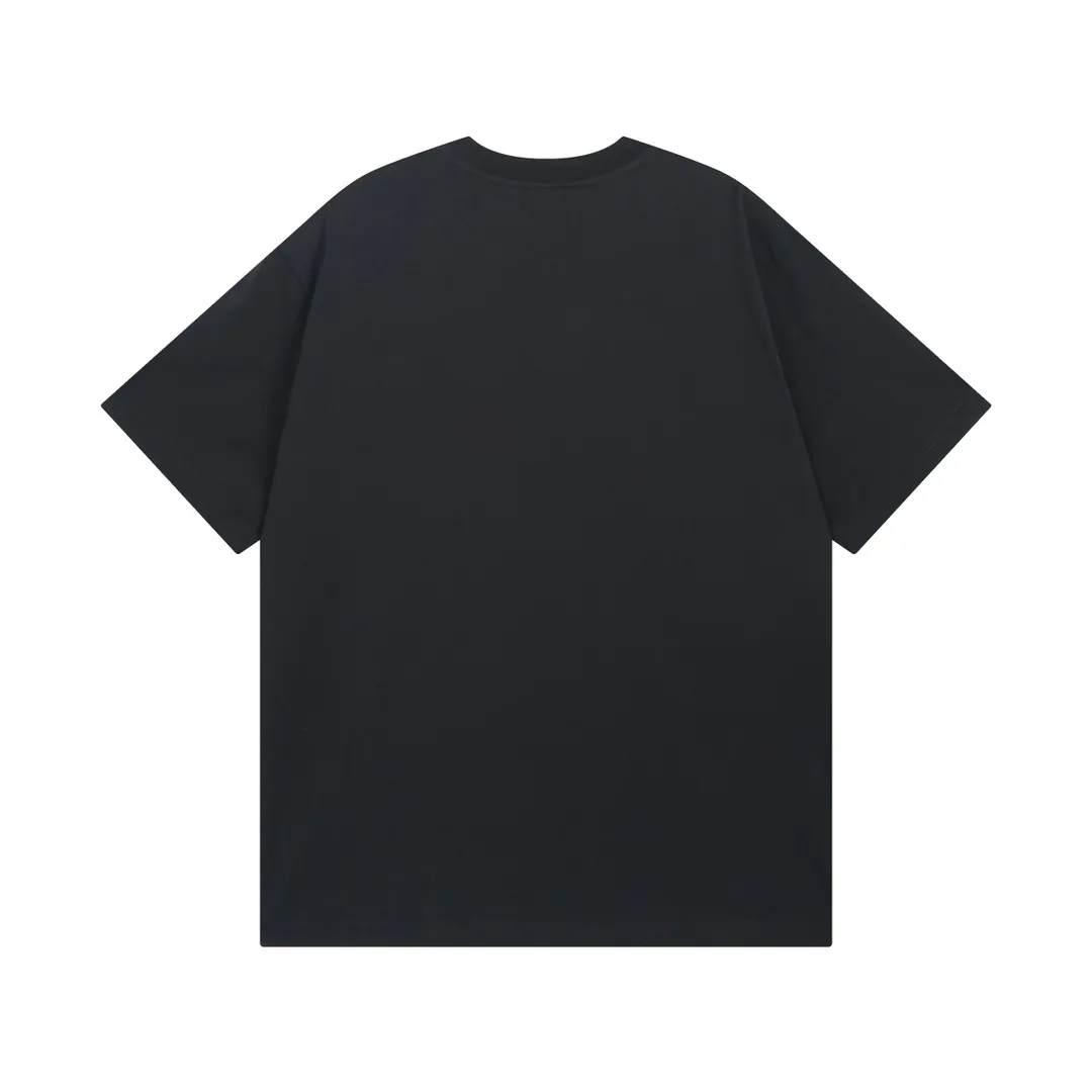🅿️180 real photos [Top version. Official website quality] BALENC*GA/Paris.SS25 latest ID card digitally printed short-sleeved T-shirt. Brick cabinets are synchronized. Genuine products are developed at the first time. The fabric is made of Paris ZP custom-woven and dyed cotton double yarn. Weighing 260 grams, the cloth surface is clean. The cloth pattern is clear, soft and comfortable. The threads are dyed with no color difference. The printing uses environmentally friendly imported materials and Kangli digital printing. The letters are clear and the effect is three-dimensional. The version adopts OS loose shoulder design. Same style for men and women. Code: BL253625 Color: Black Size: XS S M L