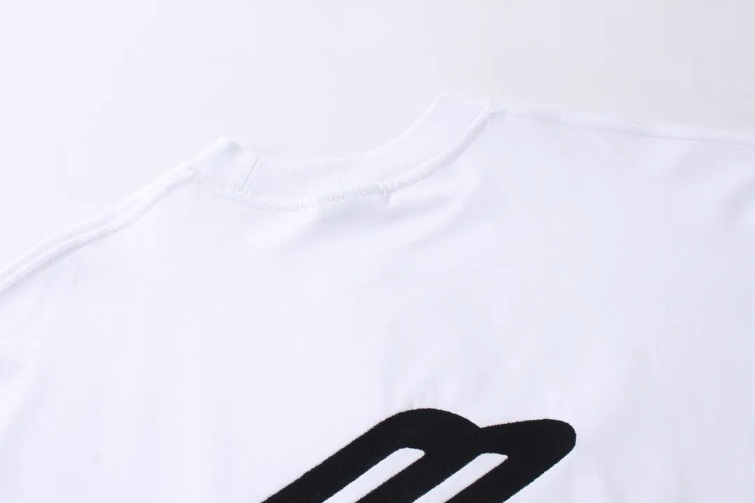 🅿️250 BALENCI*GA Paris 3M embroidered long sleeve. The fabric is made of Paris custom-woven and dyed double yarn pure cotton fabric. The weight is 280g. The thread is custom-woven and dyed without color difference. The front and back panels are embroidered with imported Tajima machines. Two high-temperature setting washes. os dropped shoulders and loose version. Same style for men and women -Color: black ivory -SIZE: XS S M L Style No. 8610#