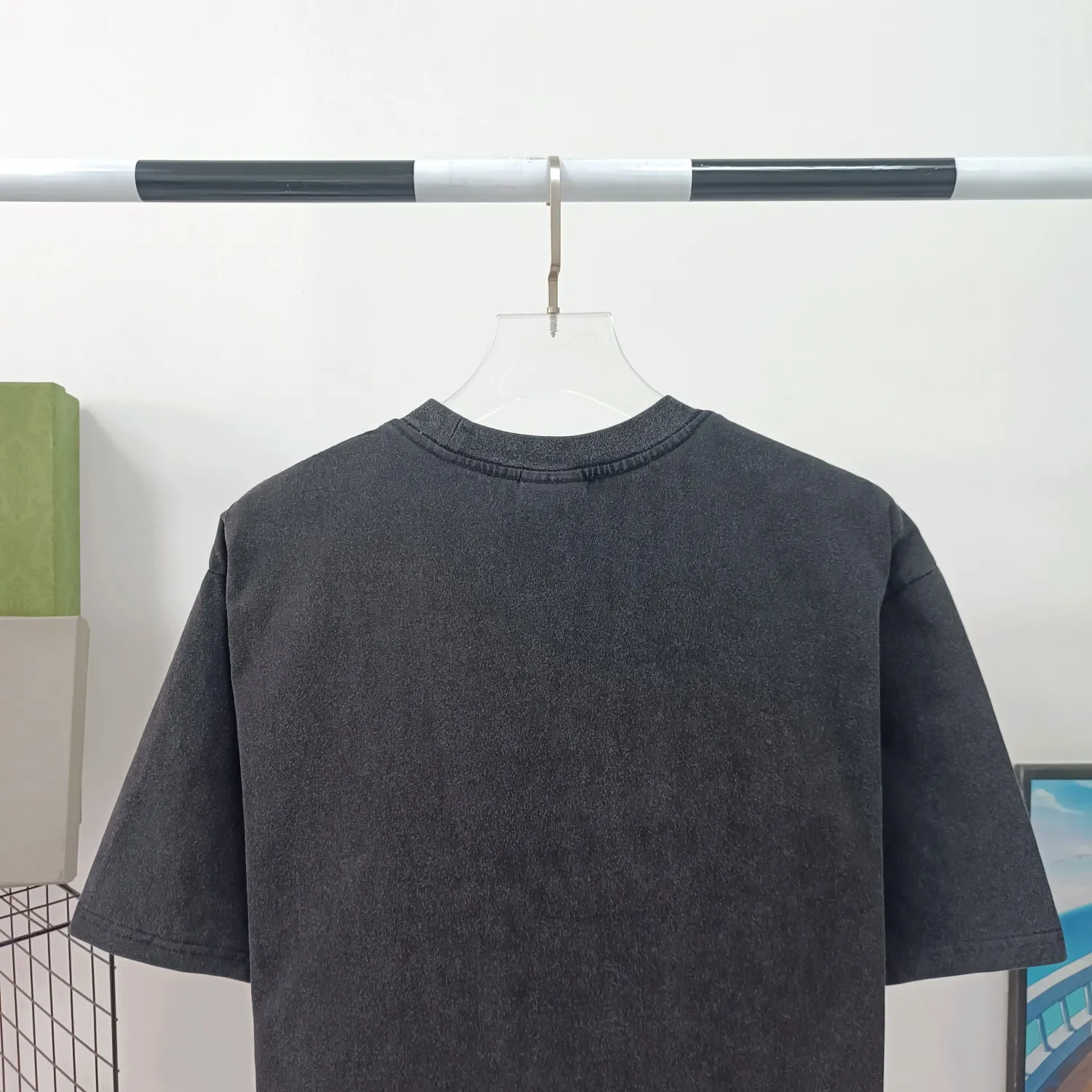 [New] Top tested version Balenciaga BALENCIAGA new XXXL letter embroidery milk white latest style bottoming short-sleeved T-shirt [new ceiling level] - 2023 new version shipped! Feel free to compare top quality products!  -Using imported Tajima 10w needle machine embroidery, high-density embroidery letter wrapping technology, full details and no tails, clear letters without connections‼ ️ - BLCG's latest fashion series, Jay Chou's same upper body, new models are released every year, milk white color is new this year, I didn't hesitate to buy it as soon as I saw it, the upper body is whiter, I love this color so much!  -Full set of 1:1 customized accessories + Sydney paper with logo + new version of handbags at the counter + three labels for large products + original hangtag -The webbing on the back collar extends to the shoulders for reinforcement, and the stitches are downturned at the joints. Imported elliptical machine with imported glue technology. Overall printing without teeth. 32s280g double yarn combed cotton fabric, weighing up to 400 grams after washing!  Color: Washed Black Apricot Size: XS-L P:310