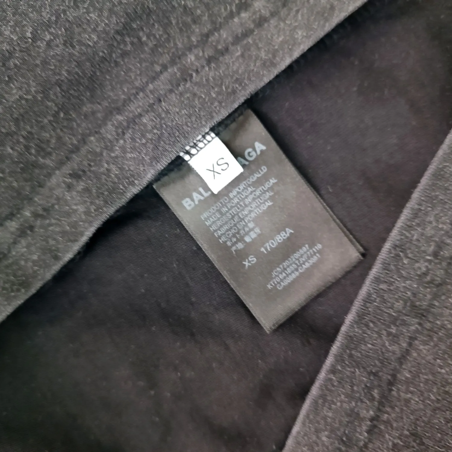 [New] Top tested version Balenciaga BALENCIAGA new XXXL letter embroidery milk white latest style bottoming short-sleeved T-shirt [new ceiling level] - 2023 new version shipped! Feel free to compare top quality products!  -Using imported Tajima 10w needle machine embroidery, high-density embroidery letter wrapping technology, full details and no tails, clear letters without connections‼ ️ - BLCG's latest fashion series, Jay Chou's same upper body, new models are released every year, milk white color is new this year, I didn't hesitate to buy it as soon as I saw it, the upper body is whiter, I love this color so much!  -Full set of 1:1 customized accessories + Sydney paper with logo + new version of handbags at the counter + three labels for large products + original hangtag -The webbing on the back collar extends to the shoulders for reinforcement, and the stitches are downturned at the joints. Imported elliptical machine with imported glue technology. Overall printing without teeth. 32s280g double yarn combed cotton fabric, weighing up to 400 grams after washing!  Color: Washed Black Apricot Size: XS-L P:310